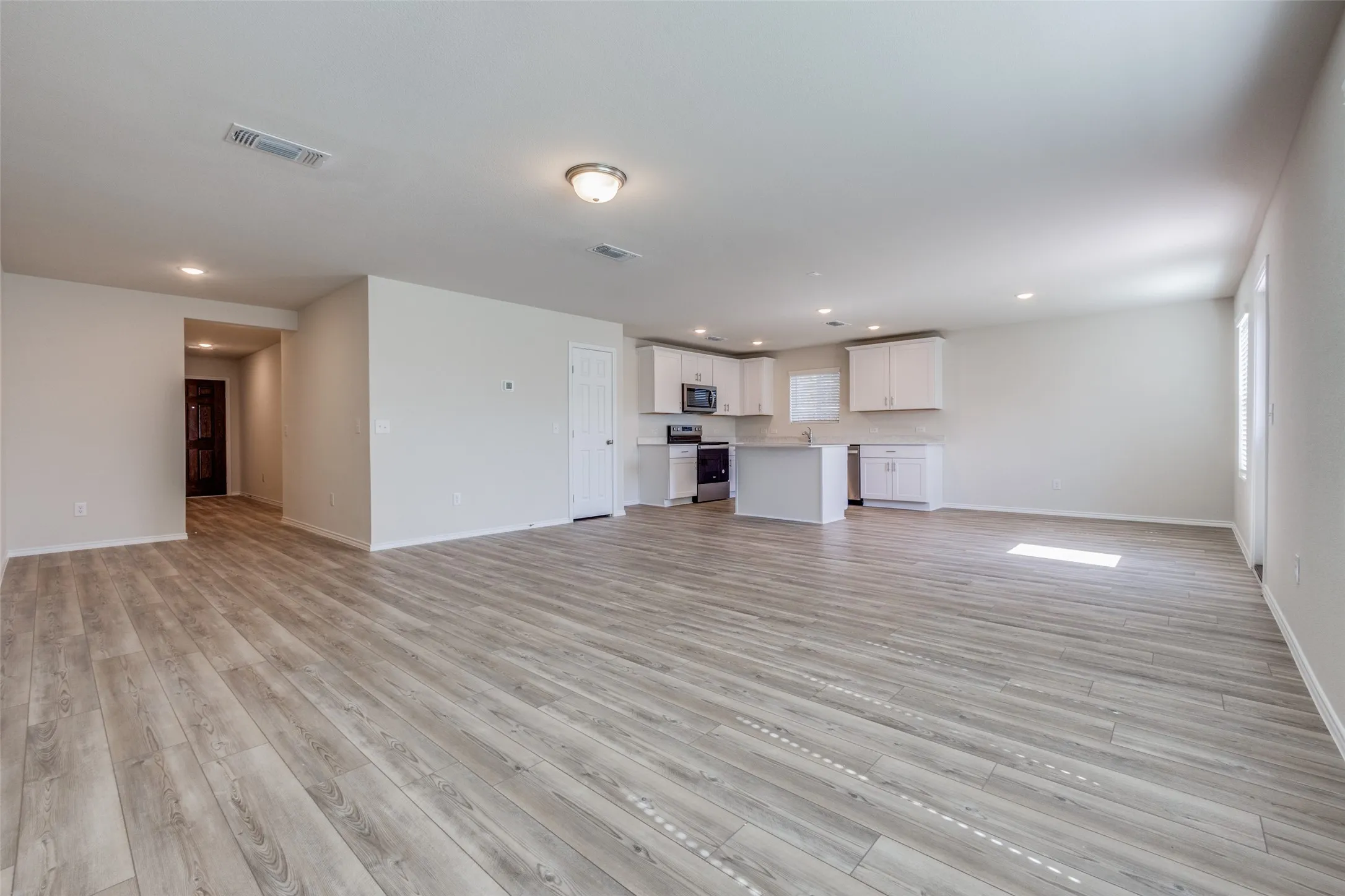 Single Family Residence For Sale in Collin County , 877 Table Rock Street, Princeton, Texas 75407, 4 Bedroom, 3 Bathroom, 2 Garage spaces, 2,419 Sqft, built in 2023, Preowned, mls#21242183, Real Estate Agent in Princeton, Homes For Sale in Collin county, Homes For Sale in Princeton, Realtor in Princeton Texas, Real Estate Brokerage Independent Realty Texas, Luminita Cordes Realtor