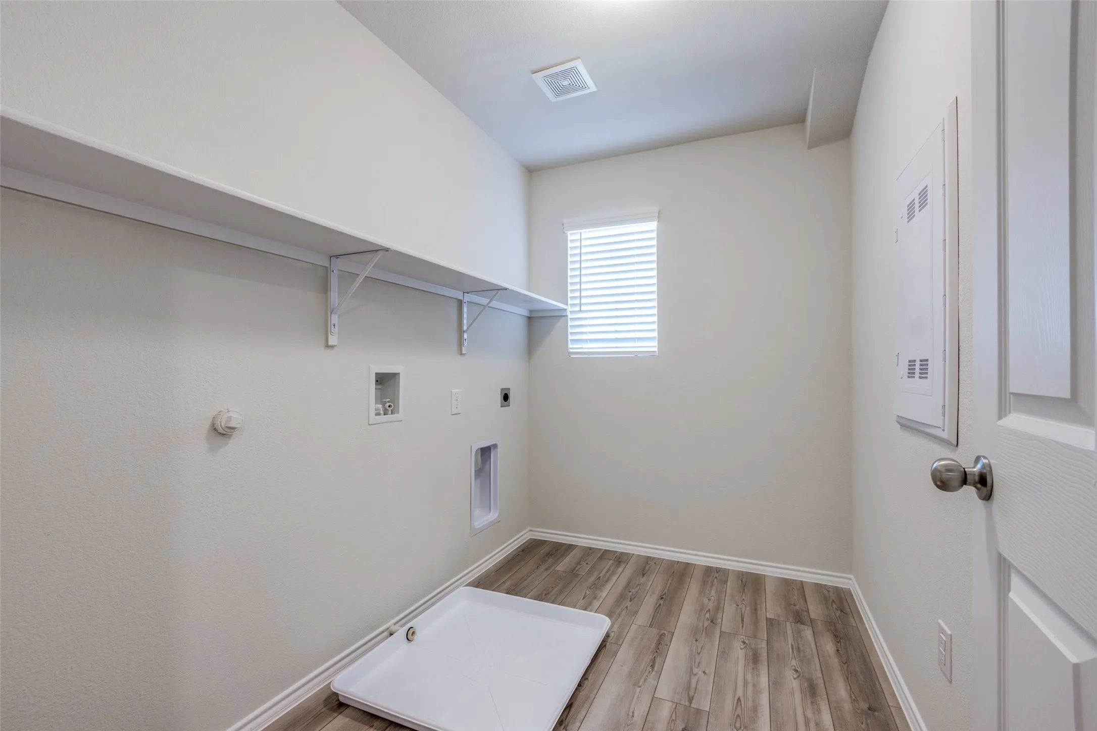 Single Family Residence For Sale in Collin County , 877 Table Rock Street, Princeton, Texas 75407, 4 Bedroom, 3 Bathroom, 2 Garage spaces, 2,419 Sqft, built in 2023, Preowned, mls#21242183, Real Estate Agent in Princeton, Homes For Sale in Collin county, Homes For Sale in Princeton, Realtor in Princeton Texas, Real Estate Brokerage Independent Realty Texas, Luminita Cordes Realtor