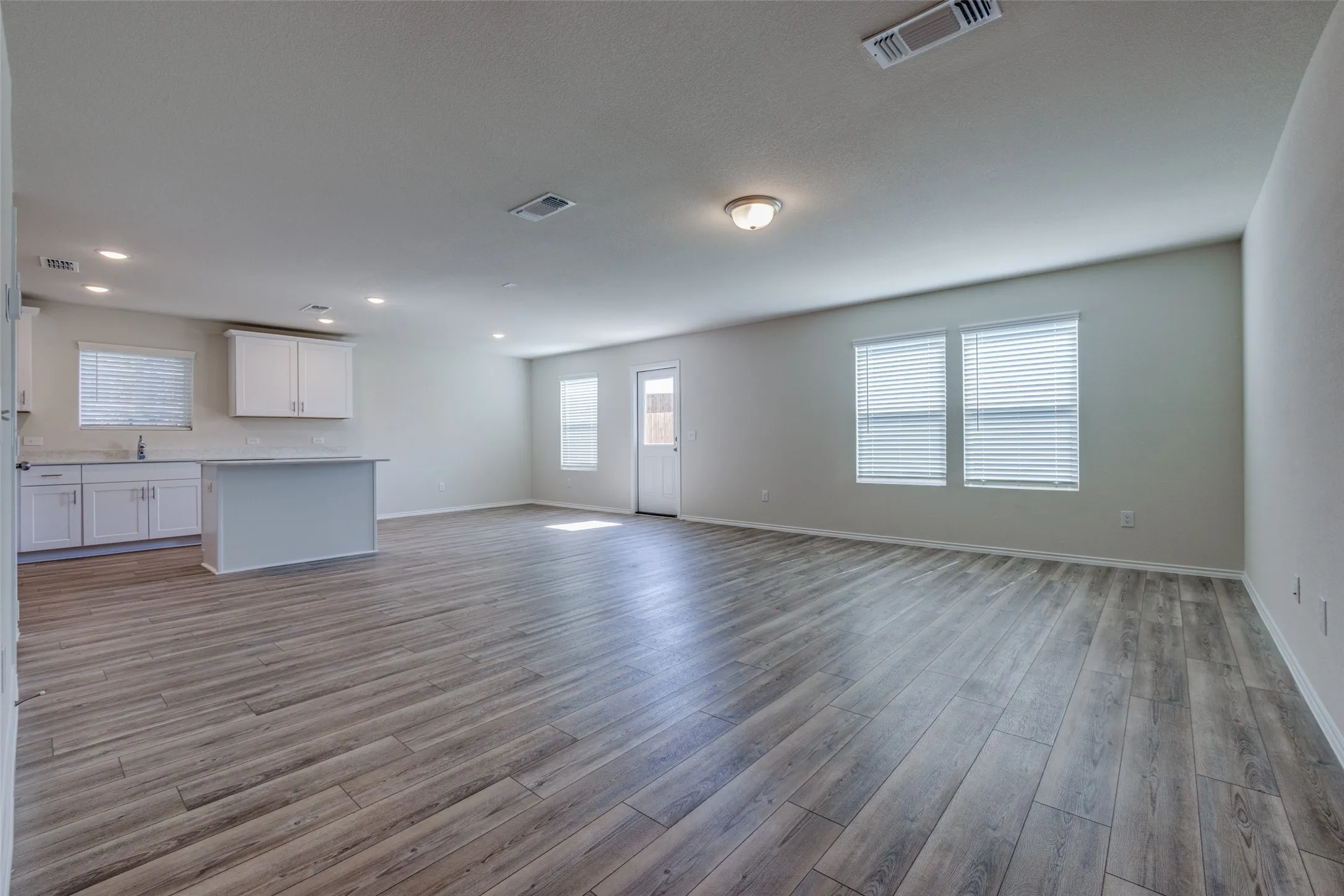 Single Family Residence For Sale in Collin County , 877 Table Rock Street, Princeton, Texas 75407, 4 Bedroom, 3 Bathroom, 2 Garage spaces, 2,419 Sqft, built in 2023, Preowned, mls#21242183, Real Estate Agent in Princeton, Homes For Sale in Collin county, Homes For Sale in Princeton, Realtor in Princeton Texas, Real Estate Brokerage Independent Realty Texas, Luminita Cordes Realtor