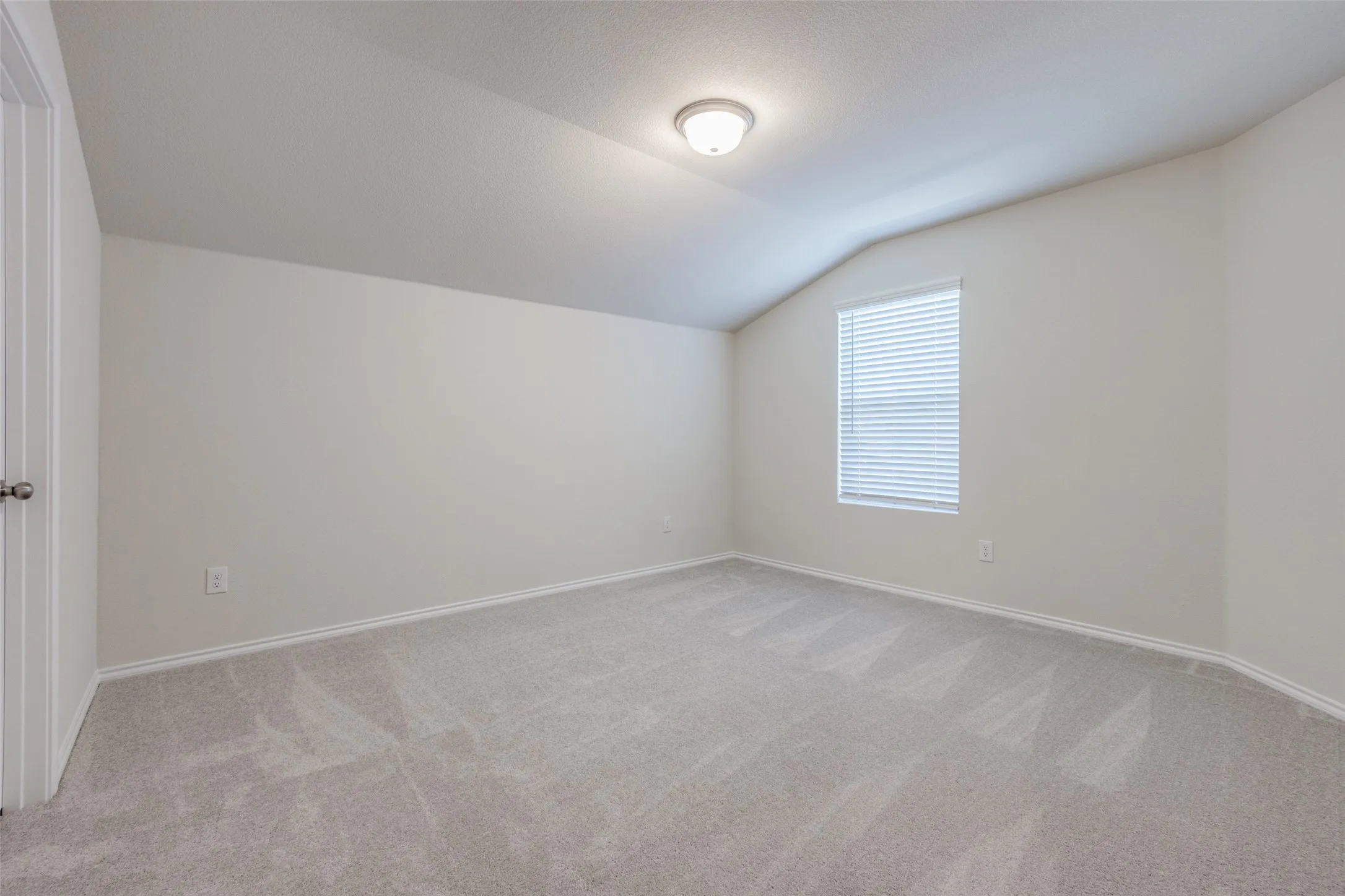 Single Family Residence For Sale in Collin County , 877 Table Rock Street, Princeton, Texas 75407, 4 Bedroom, 3 Bathroom, 2 Garage spaces, 2,419 Sqft, built in 2023, Preowned, mls#21242183, Real Estate Agent in Princeton, Homes For Sale in Collin county, Homes For Sale in Princeton, Realtor in Princeton Texas, Real Estate Brokerage Independent Realty Texas, Luminita Cordes Realtor