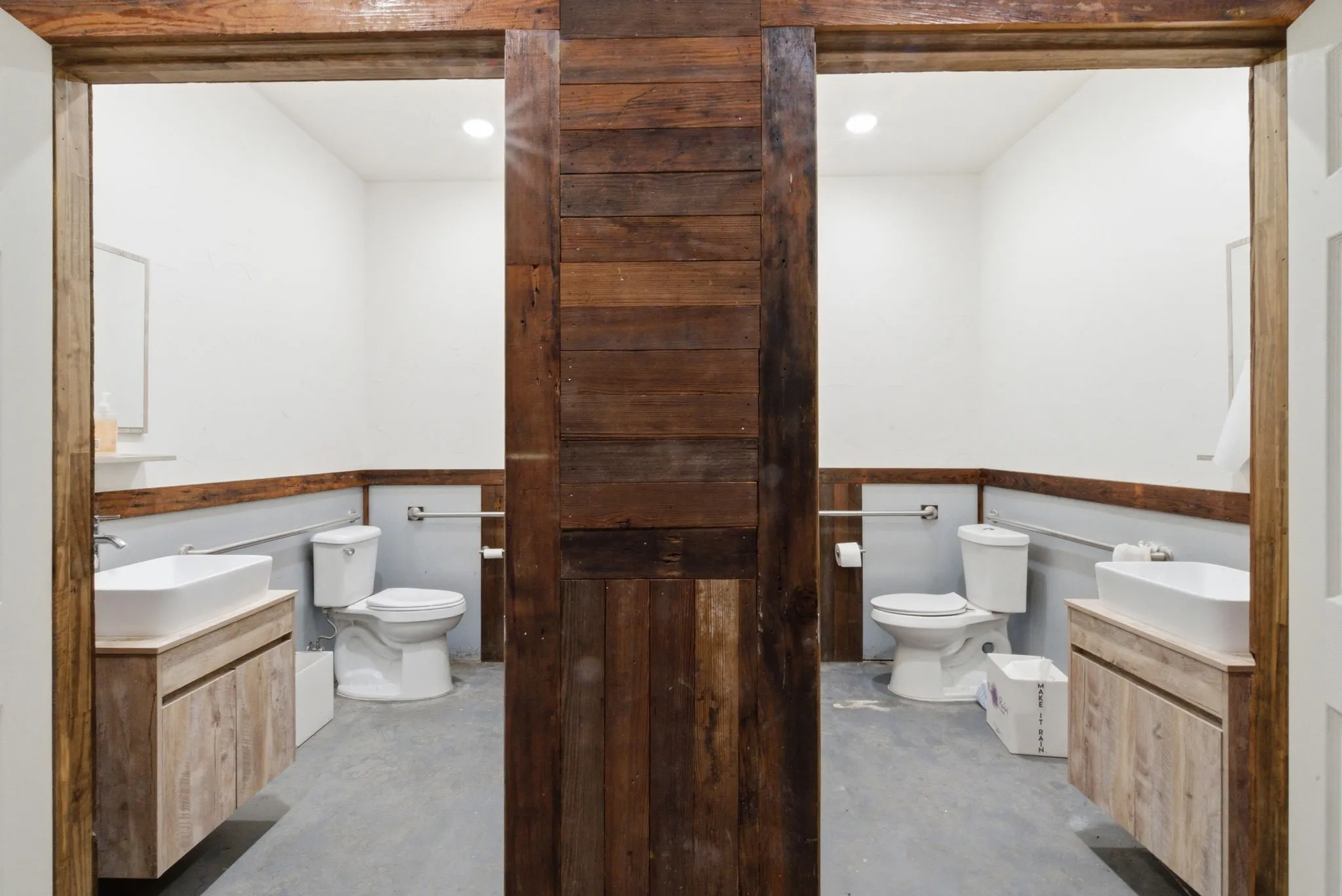 2 bathrooms in the 2nd warehouse space