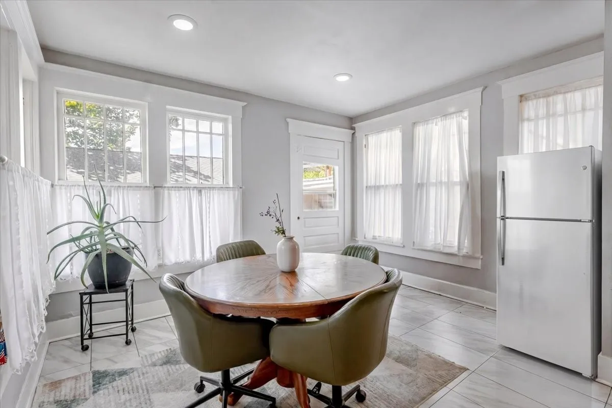 Single Family Residence For Sale in Palo Pinto County , 1101 N Oak Avenue, Mineral Wells, Texas 76067, 3 Bedrooms, 2 Bathrooms, Garage spaces, 2,120 Sqft, built in 1924, Preowned, Price $225,000, mls#21253104, Real Estate Agent in Mineral Wells, Homes For Sale in Palo Pinto county, Homes For Sale in Mineral Wells, Realtor in Mineral Wells Texas, Real Estate Brokerage Independent Realty Texas, Luminita Cordes Realtor