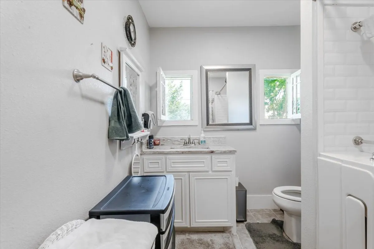 Single Family Residence For Sale in Palo Pinto County , 1101 N Oak Avenue, Mineral Wells, Texas 76067, 3 Bedrooms, 2 Bathrooms, Garage spaces, 2,120 Sqft, built in 1924, Preowned, Price $225,000, mls#21253104, Real Estate Agent in Mineral Wells, Homes For Sale in Palo Pinto county, Homes For Sale in Mineral Wells, Realtor in Mineral Wells Texas, Real Estate Brokerage Independent Realty Texas, Luminita Cordes Realtor