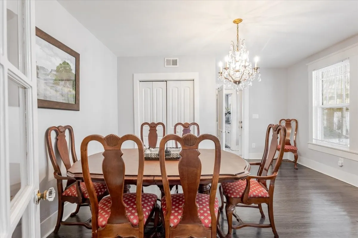 Single Family Residence For Sale in Palo Pinto County , 1101 N Oak Avenue, Mineral Wells, Texas 76067, 3 Bedrooms, 2 Bathrooms, Garage spaces, 2,120 Sqft, built in 1924, Preowned, Price $225,000, mls#21253104, Real Estate Agent in Mineral Wells, Homes For Sale in Palo Pinto county, Homes For Sale in Mineral Wells, Realtor in Mineral Wells Texas, Real Estate Brokerage Independent Realty Texas, Luminita Cordes Realtor