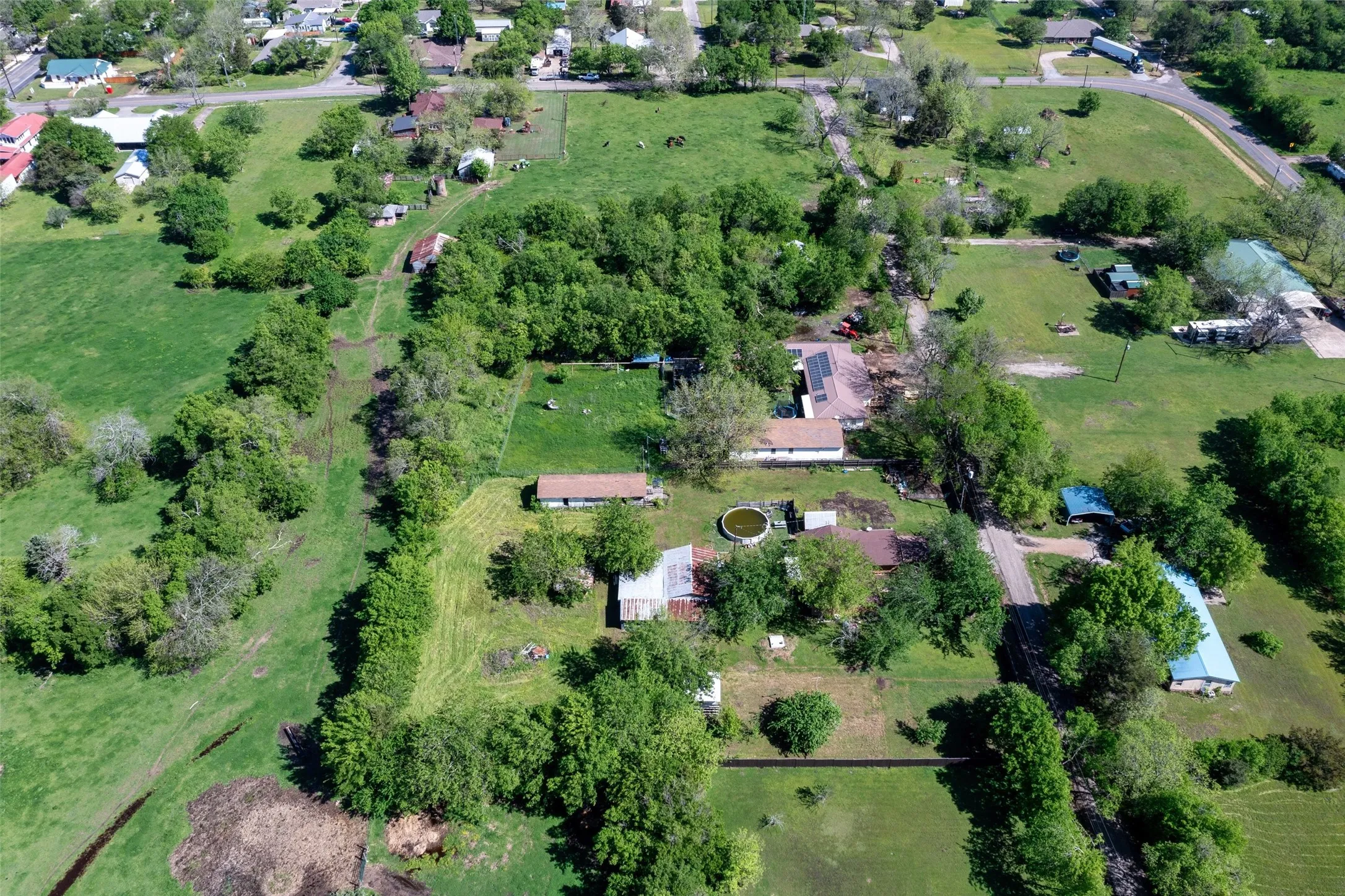 Single Family Residence For Sale in Hunt County , 832 Cherry Street, Wolfe City, Texas 75496, 3 Bedroom, 2 Bathroom, Garage spaces, 1,776 Sqft, built in 1980, Preowned, mls#21253342, Real Estate Agent in Wolfe City, Homes For Sale in Hunt county, Homes For Sale in Wolfe City, Realtor in Wolfe City Texas, Real Estate Brokerage Independent Realty Texas, Luminita Cordes Realtor