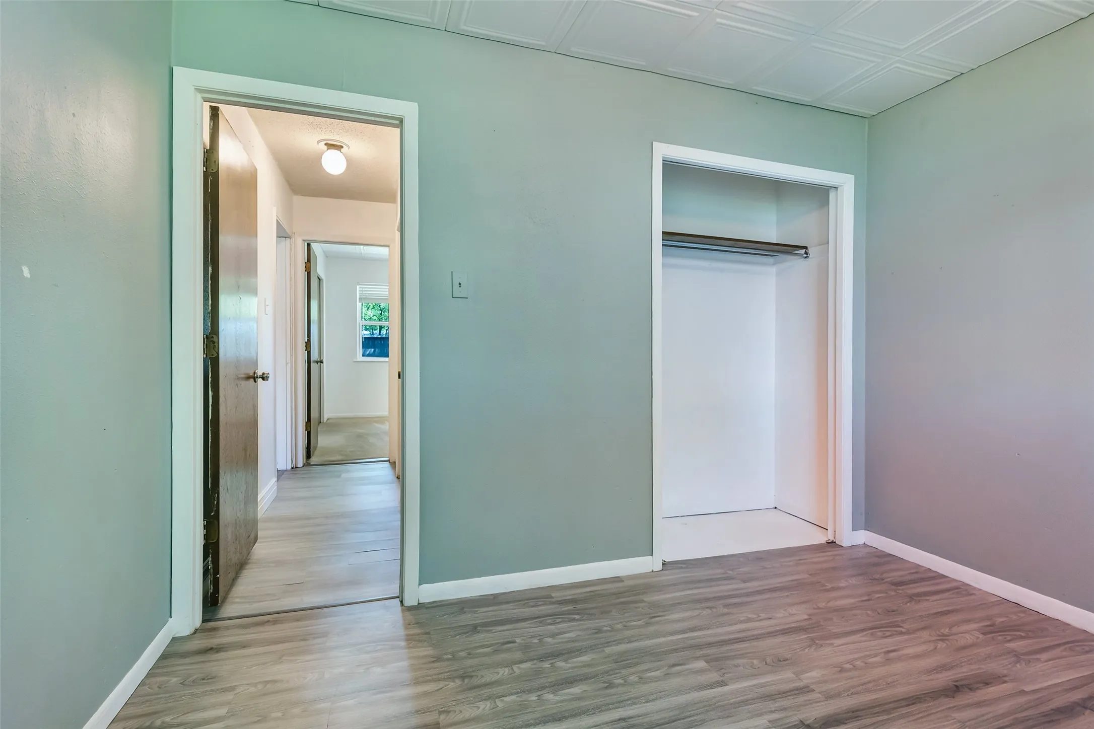 Single Family Residence For Sale in Hunt County , 832 Cherry Street, Wolfe City, Texas 75496, 3 Bedroom, 2 Bathroom, Garage spaces, 1,776 Sqft, built in 1980, Preowned, mls#21253342, Real Estate Agent in Wolfe City, Homes For Sale in Hunt county, Homes For Sale in Wolfe City, Realtor in Wolfe City Texas, Real Estate Brokerage Independent Realty Texas, Luminita Cordes Realtor