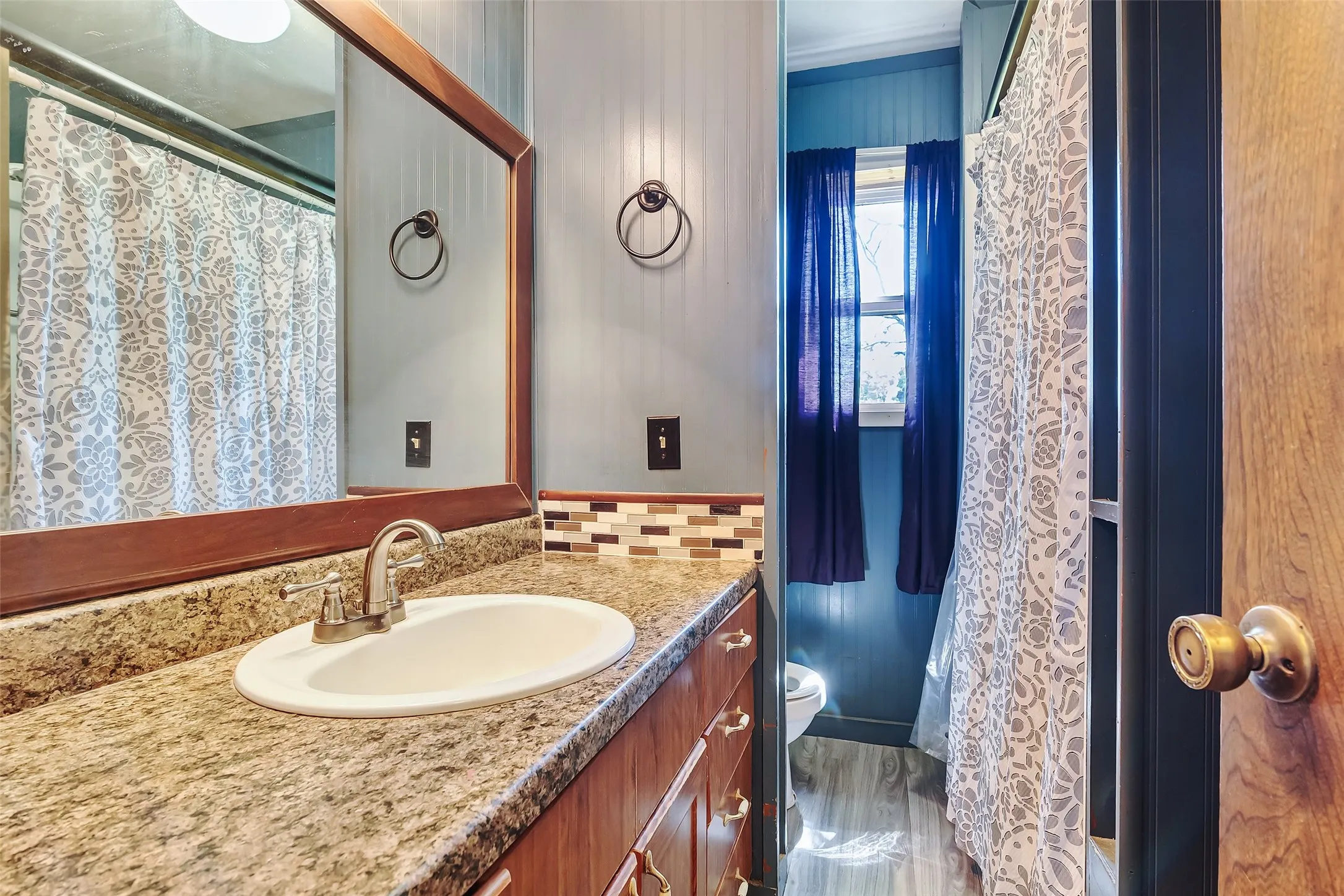 Single Family Residence For Sale in Hunt County , 832 Cherry Street, Wolfe City, Texas 75496, 3 Bedroom, 2 Bathroom, Garage spaces, 1,776 Sqft, built in 1980, Preowned, mls#21253342, Real Estate Agent in Wolfe City, Homes For Sale in Hunt county, Homes For Sale in Wolfe City, Realtor in Wolfe City Texas, Real Estate Brokerage Independent Realty Texas, Luminita Cordes Realtor