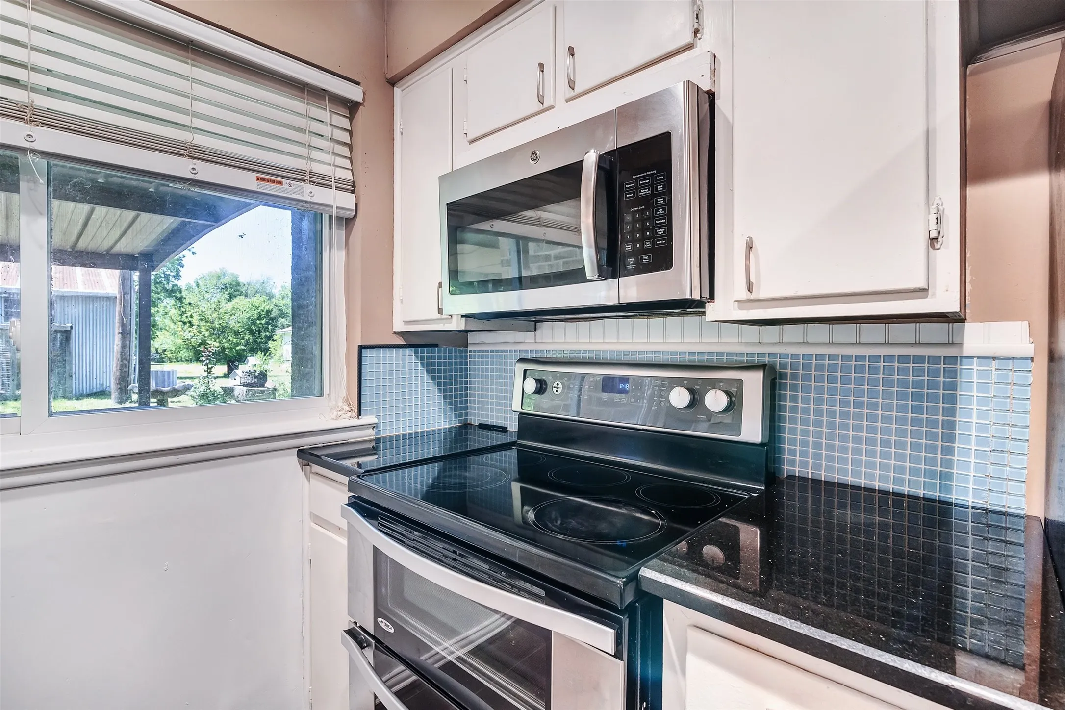 Single Family Residence For Sale in Hunt County , 832 Cherry Street, Wolfe City, Texas 75496, 3 Bedroom, 2 Bathroom, Garage spaces, 1,776 Sqft, built in 1980, Preowned, mls#21253342, Real Estate Agent in Wolfe City, Homes For Sale in Hunt county, Homes For Sale in Wolfe City, Realtor in Wolfe City Texas, Real Estate Brokerage Independent Realty Texas, Luminita Cordes Realtor
