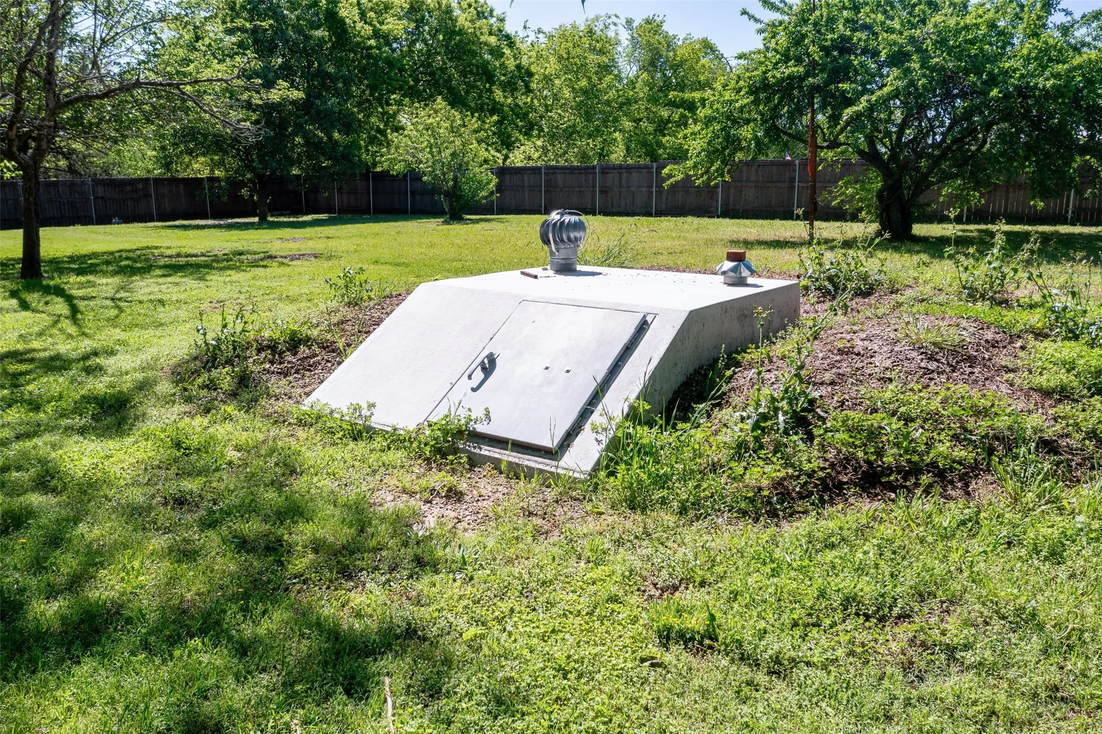 Single Family Residence For Sale in Hunt County , 832 Cherry Street, Wolfe City, Texas 75496, 3 Bedroom, 2 Bathroom, Garage spaces, 1,776 Sqft, built in 1980, Preowned, mls#21253342, Real Estate Agent in Wolfe City, Homes For Sale in Hunt county, Homes For Sale in Wolfe City, Realtor in Wolfe City Texas, Real Estate Brokerage Independent Realty Texas, Luminita Cordes Realtor