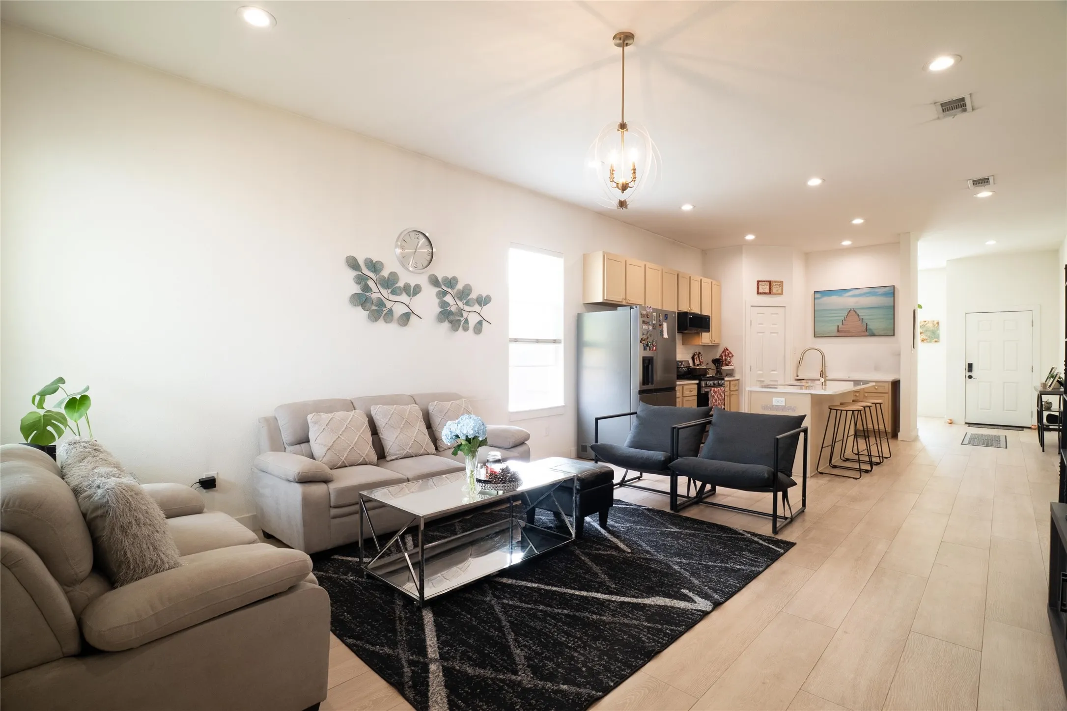 Single Family Residence For Sale in Dallas County , 2113 Cranford Drive, Garland, Texas 75041, 3 Bedroom, 2 Bathroom, 2 Garage spaces, 1,645 Sqft, built in 2022, Preowned, Price $380,775, mls#21244089, Real Estate Agent in Garland, Homes For Sale in Dallas county, Homes For Sale in Garland, Realtor in Garland Texas, Real Estate Brokerage Independent Realty Texas, Luminita Cordes Realtor