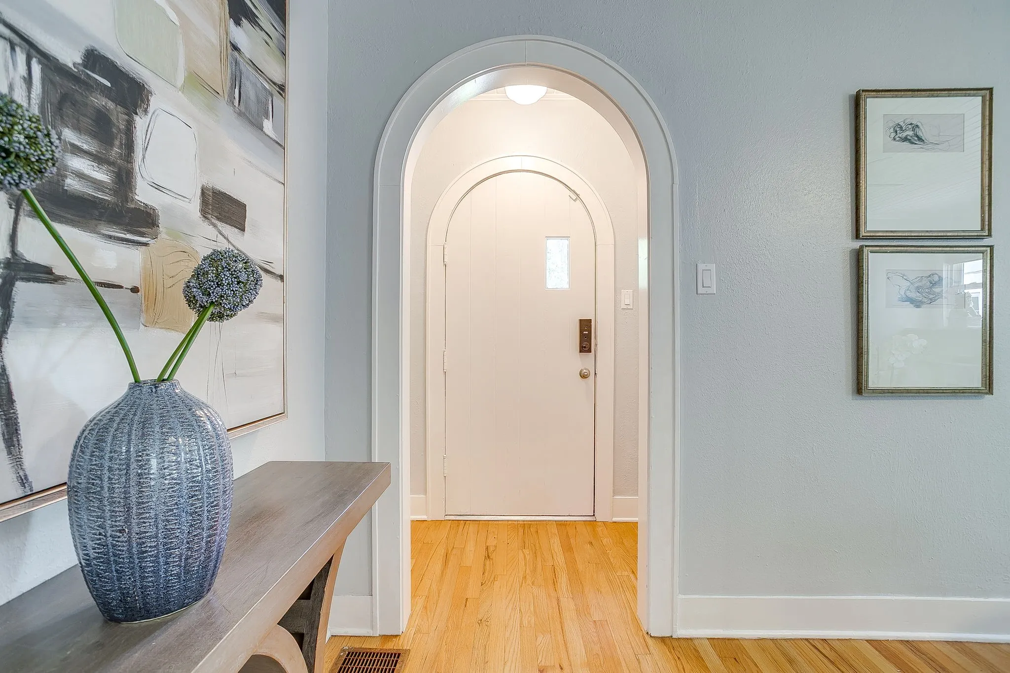 Single Family Residence For Sale in Tarrant County , 4004 El Campo Avenue, Fort Worth, Texas 76107, 3 Bedroom, 2 Bathroom, 1 Garage spaces, 1,947 Sqft, built in 1937, Preowned, mls#21251874, Real Estate Agent in Fort Worth, Homes For Sale in Tarrant county, Homes For Sale in Fort Worth, Realtor in Fort Worth Texas, Real Estate Brokerage Independent Realty Texas, Luminita Cordes Realtor