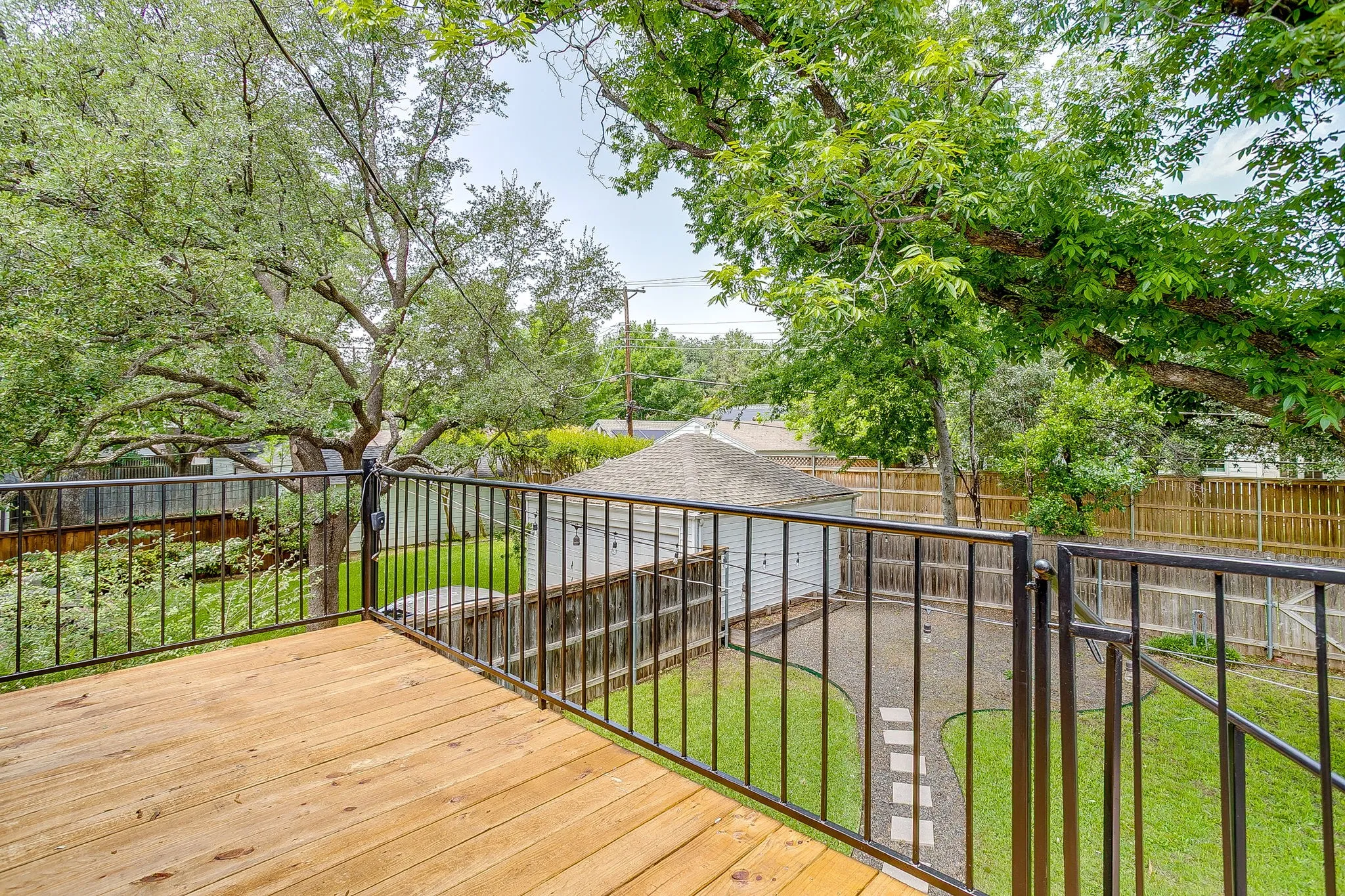 Single Family Residence For Sale in Tarrant County , 4004 El Campo Avenue, Fort Worth, Texas 76107, 3 Bedroom, 2 Bathroom, 1 Garage spaces, 1,947 Sqft, built in 1937, Preowned, mls#21251874, Real Estate Agent in Fort Worth, Homes For Sale in Tarrant county, Homes For Sale in Fort Worth, Realtor in Fort Worth Texas, Real Estate Brokerage Independent Realty Texas, Luminita Cordes Realtor