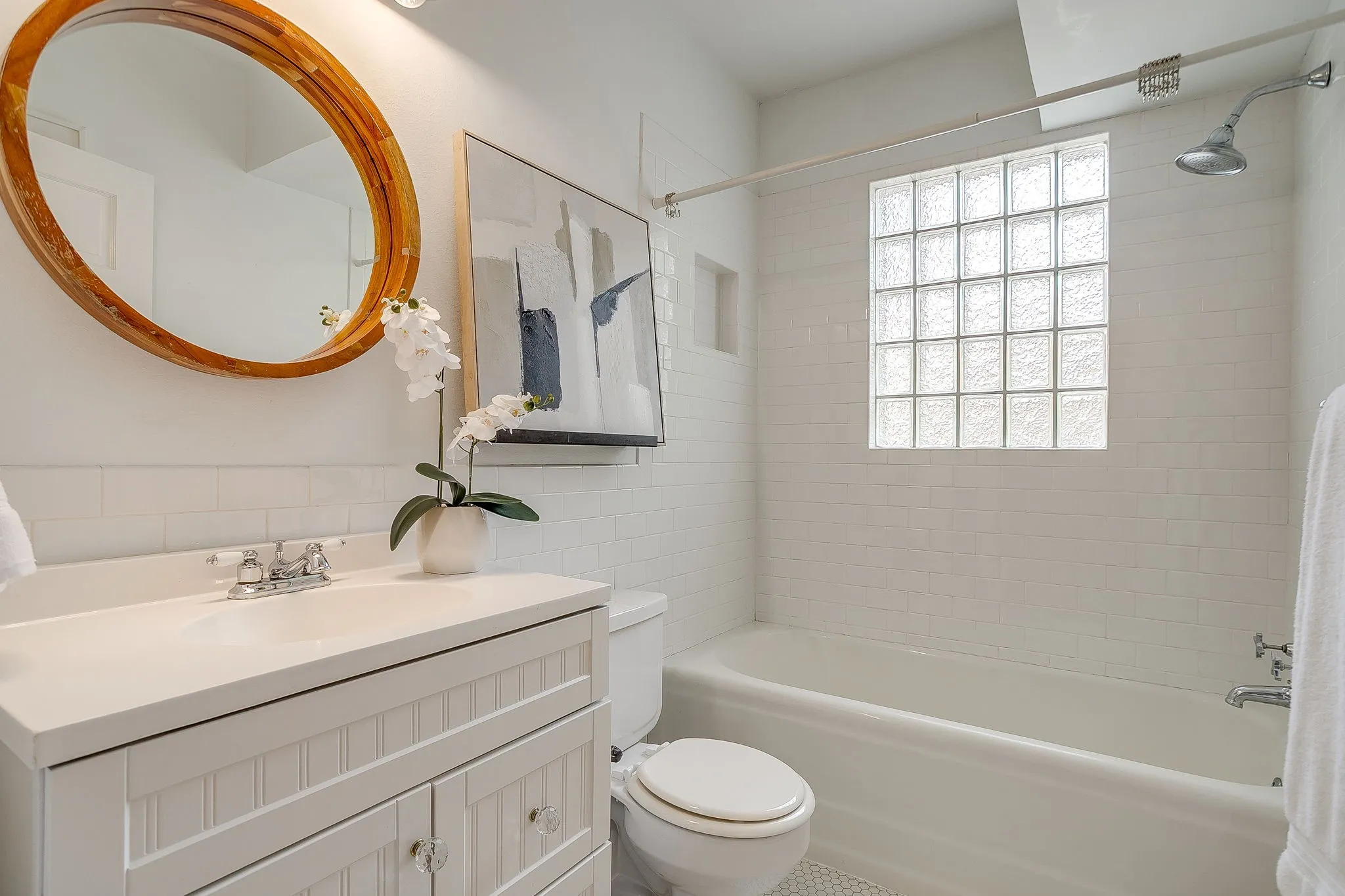 Single Family Residence For Sale in Tarrant County , 4004 El Campo Avenue, Fort Worth, Texas 76107, 3 Bedroom, 2 Bathroom, 1 Garage spaces, 1,947 Sqft, built in 1937, Preowned, mls#21251874, Real Estate Agent in Fort Worth, Homes For Sale in Tarrant county, Homes For Sale in Fort Worth, Realtor in Fort Worth Texas, Real Estate Brokerage Independent Realty Texas, Luminita Cordes Realtor