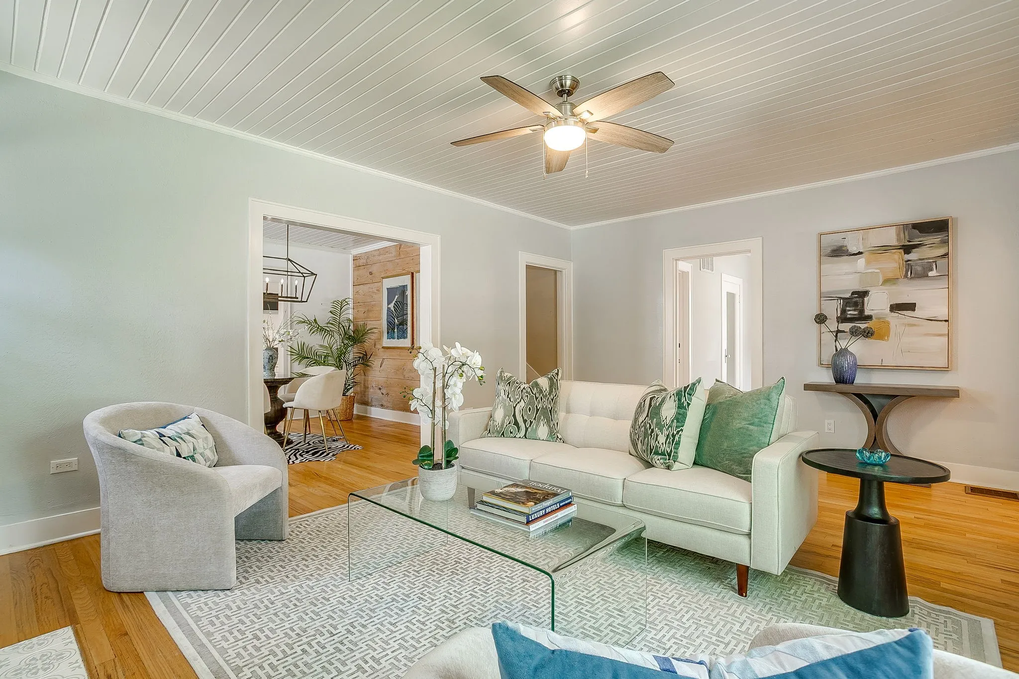 Single Family Residence For Sale in Tarrant County , 4004 El Campo Avenue, Fort Worth, Texas 76107, 3 Bedroom, 2 Bathroom, 1 Garage spaces, 1,947 Sqft, built in 1937, Preowned, mls#21251874, Real Estate Agent in Fort Worth, Homes For Sale in Tarrant county, Homes For Sale in Fort Worth, Realtor in Fort Worth Texas, Real Estate Brokerage Independent Realty Texas, Luminita Cordes Realtor