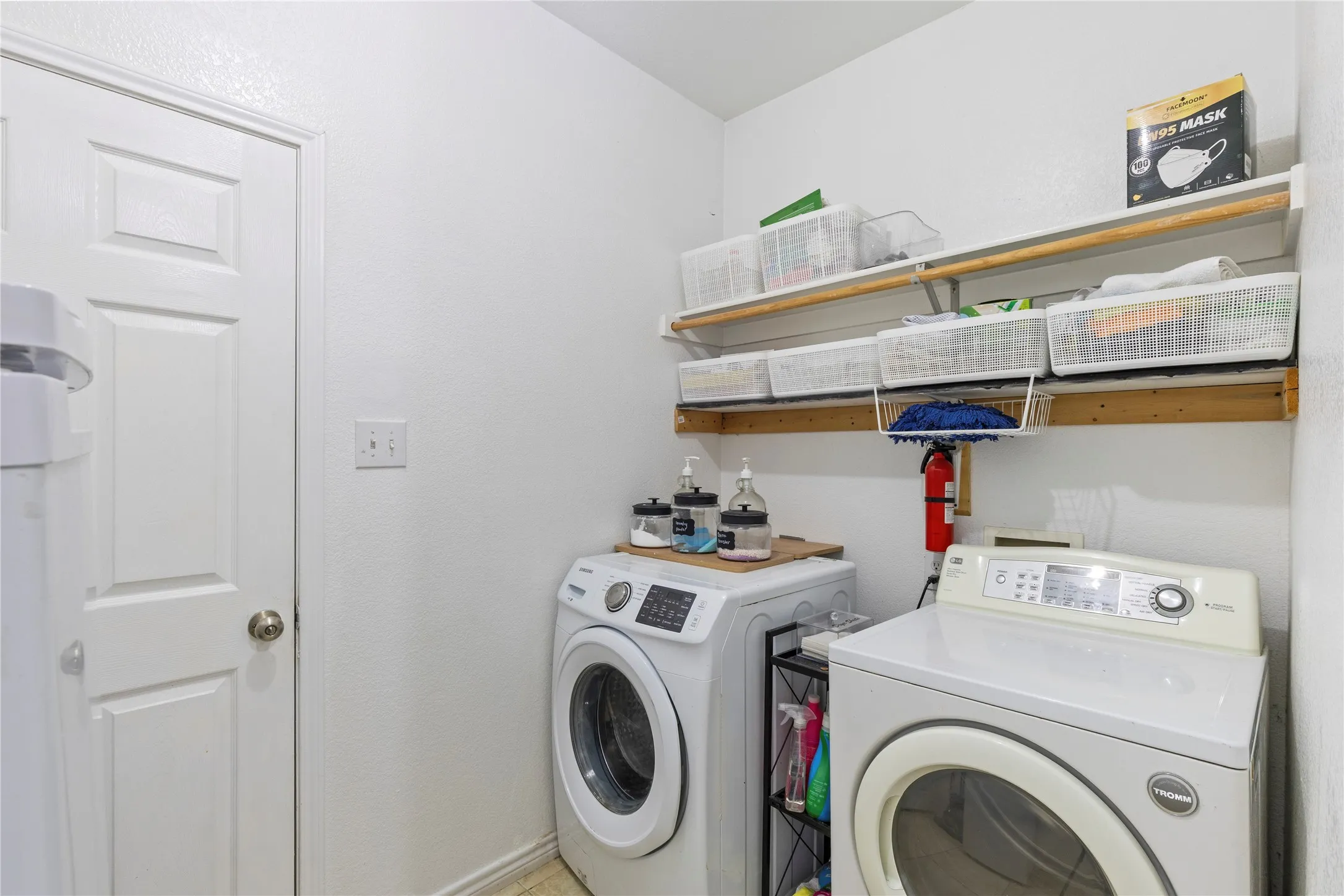 Single Family Residence For Sale in Tarrant County , 2312 Green Mere Drive, Arlington, Texas 76001, 3 Bedroom, 3 Bathroom, 2 Garage spaces, 2,752 Sqft, built in 2002, Preowned, mls#21239724, Real Estate Agent in Arlington, Homes For Sale in Tarrant county, Homes For Sale in Arlington, Realtor in Arlington Texas, Real Estate Brokerage Independent Realty Texas, Luminita Cordes Realtor