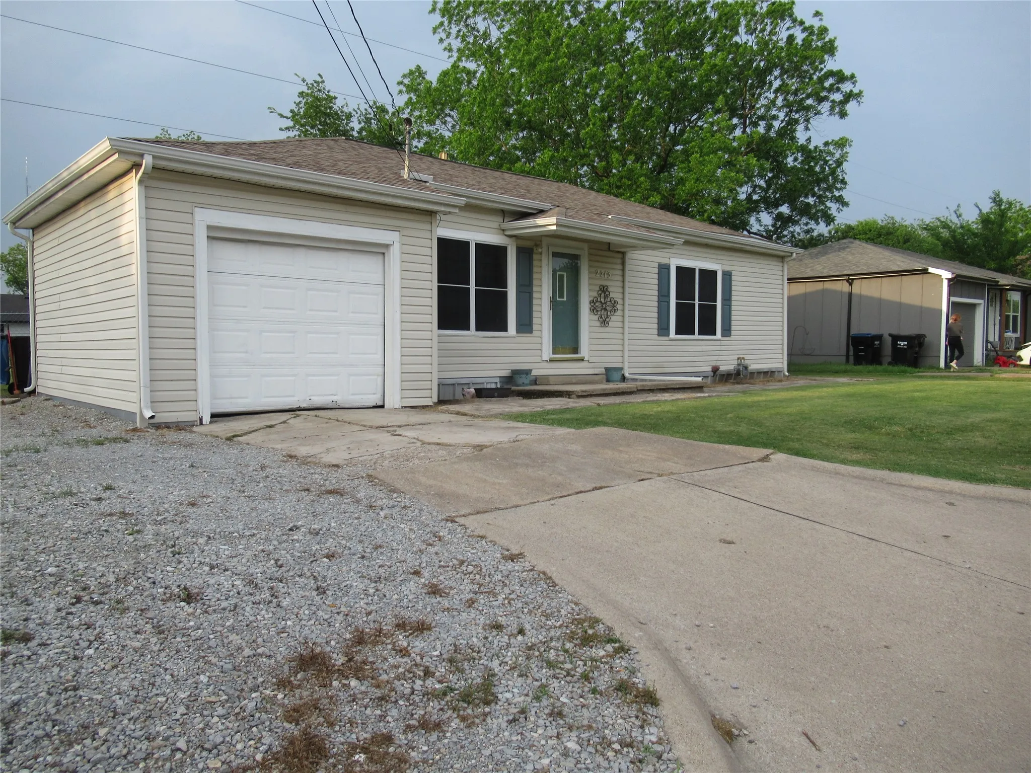 Single Family Residence For Sale in Hunt County , 2213 Greenville Street, Caddo Mills, Texas 75135, 3 Bedrooms, 1 Bathroom, 1 Garage spaces, 1,228 Sqft, built in 0, Preowned, Price $218,000, mls#21251783, Real Estate Agent in Caddo Mills, Homes For Sale in Hunt county, Homes For Sale in Caddo Mills, Realtor in Caddo Mills Texas, Real Estate Brokerage Independent Realty Texas, Luminita Cordes Realtor