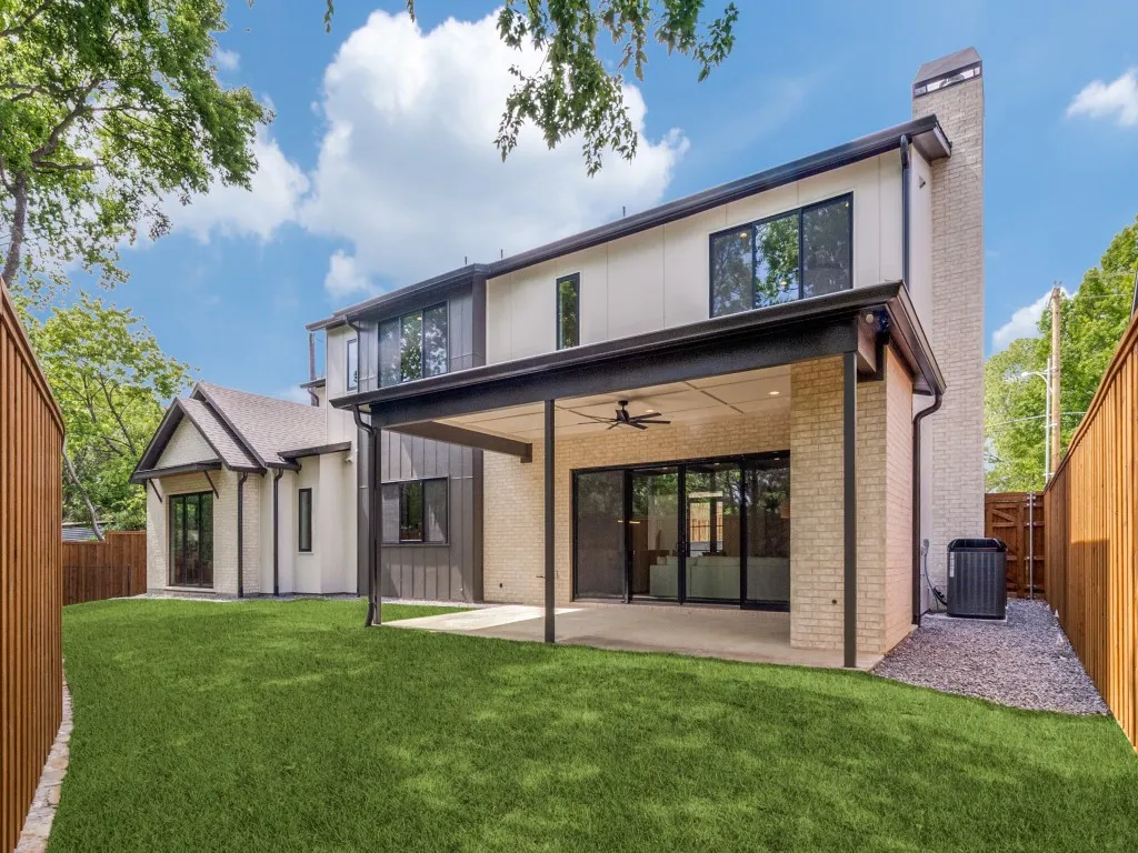 Single Family Residence For Sale in Dallas County , 1622 Old Gate Lane, Dallas, Texas 75218, 5 Bedroom, 5 Bathroom, 2 Garage spaces, 4,583 Sqft, built in 2026, New Construction - Complete, mls#21253022, Real Estate Agent in Dallas, Homes For Sale in Dallas county, Homes For Sale in Dallas, Realtor in Dallas Texas, Real Estate Brokerage Independent Realty Texas, Luminita Cordes Realtor