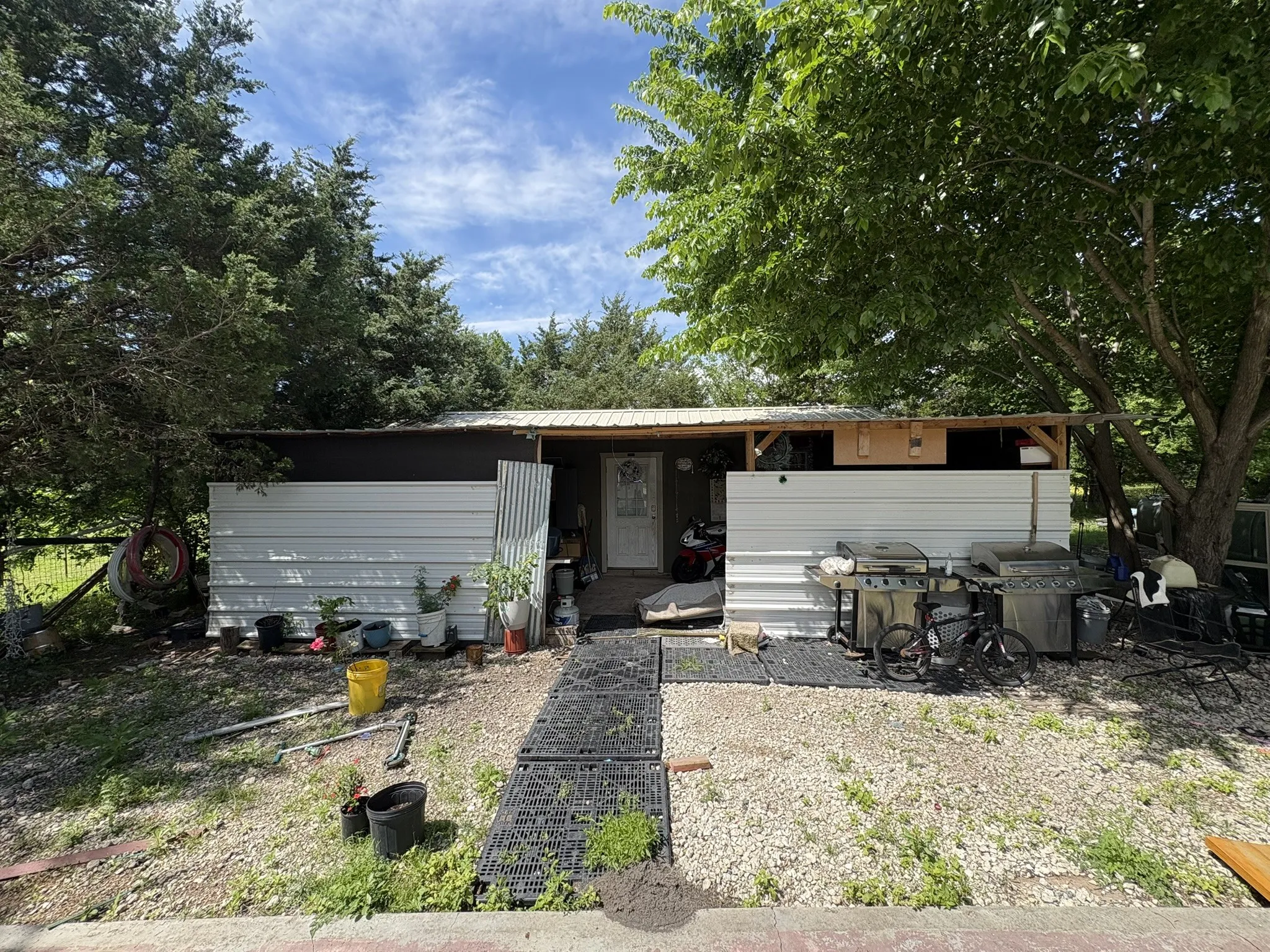 Mobile Home For Sale in Ellis County , 720 Bluebonnet Lane, Palmer, Texas 75152, 3 Bedroom, 2 Bathroom, Garage spaces, 1,600 Sqft, built in 2019, Preowned, Price $230,000, mls#21253513, Real Estate Agent in Palmer, Homes For Sale in Ellis county, Homes For Sale in Palmer, Realtor in Palmer Texas, Real Estate Brokerage Independent Realty Texas, Luminita Cordes Realtor