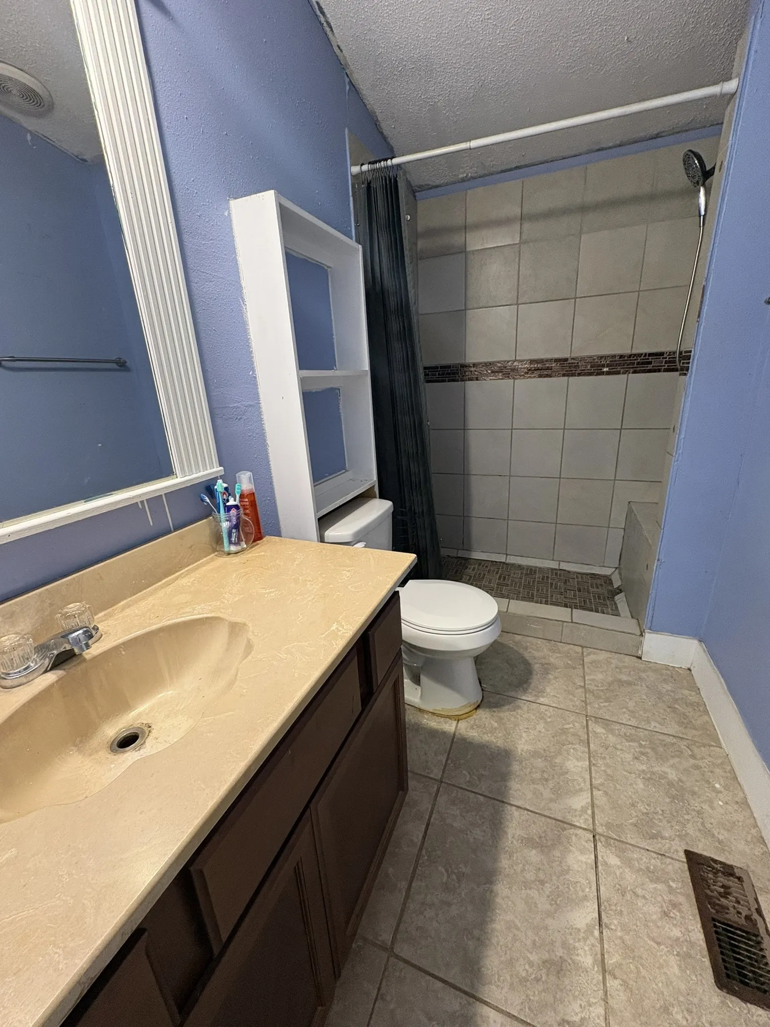 Mobile Home For Sale in Ellis County , 720 Bluebonnet Lane, Palmer, Texas 75152, 3 Bedroom, 2 Bathroom, Garage spaces, 1,600 Sqft, built in 2019, Preowned, Price $230,000, mls#21253513, Real Estate Agent in Palmer, Homes For Sale in Ellis county, Homes For Sale in Palmer, Realtor in Palmer Texas, Real Estate Brokerage Independent Realty Texas, Luminita Cordes Realtor