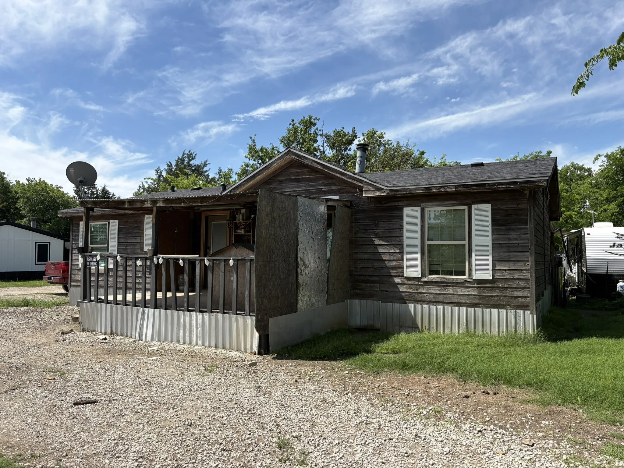 Mobile Home For Sale in Ellis County , 720 Bluebonnet Lane, Palmer, Texas 75152, 3 Bedroom, 2 Bathroom, Garage spaces, 1,600 Sqft, built in 2019, Preowned, Price $230,000, mls#21253513, Real Estate Agent in Palmer, Homes For Sale in Ellis county, Homes For Sale in Palmer, Realtor in Palmer Texas, Real Estate Brokerage Independent Realty Texas, Luminita Cordes Realtor