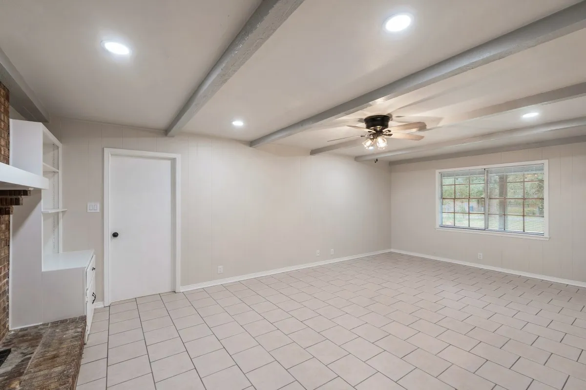 Single Family Residence For Sale in Henderson County , 1 Oakridge Circle, Star Harbor, Texas 75148, 3 Bedroom, 2 Bathroom, 2 Garage spaces, 1,488 Sqft, built in 1979, mls#21246690, Real Estate Agent in Star Harbor, Homes For Sale in Henderson county, Homes For Sale in Star Harbor, Realtor in Star Harbor Texas, Real Estate Brokerage Independent Realty Texas, Luminita Cordes Realtor