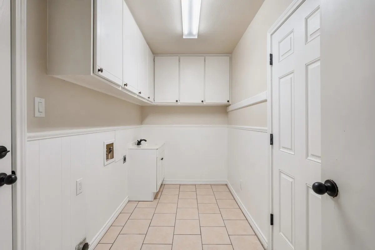 Single Family Residence For Sale in Henderson County , 1 Oakridge Circle, Star Harbor, Texas 75148, 3 Bedroom, 2 Bathroom, 2 Garage spaces, 1,488 Sqft, built in 1979, mls#21246690, Real Estate Agent in Star Harbor, Homes For Sale in Henderson county, Homes For Sale in Star Harbor, Realtor in Star Harbor Texas, Real Estate Brokerage Independent Realty Texas, Luminita Cordes Realtor