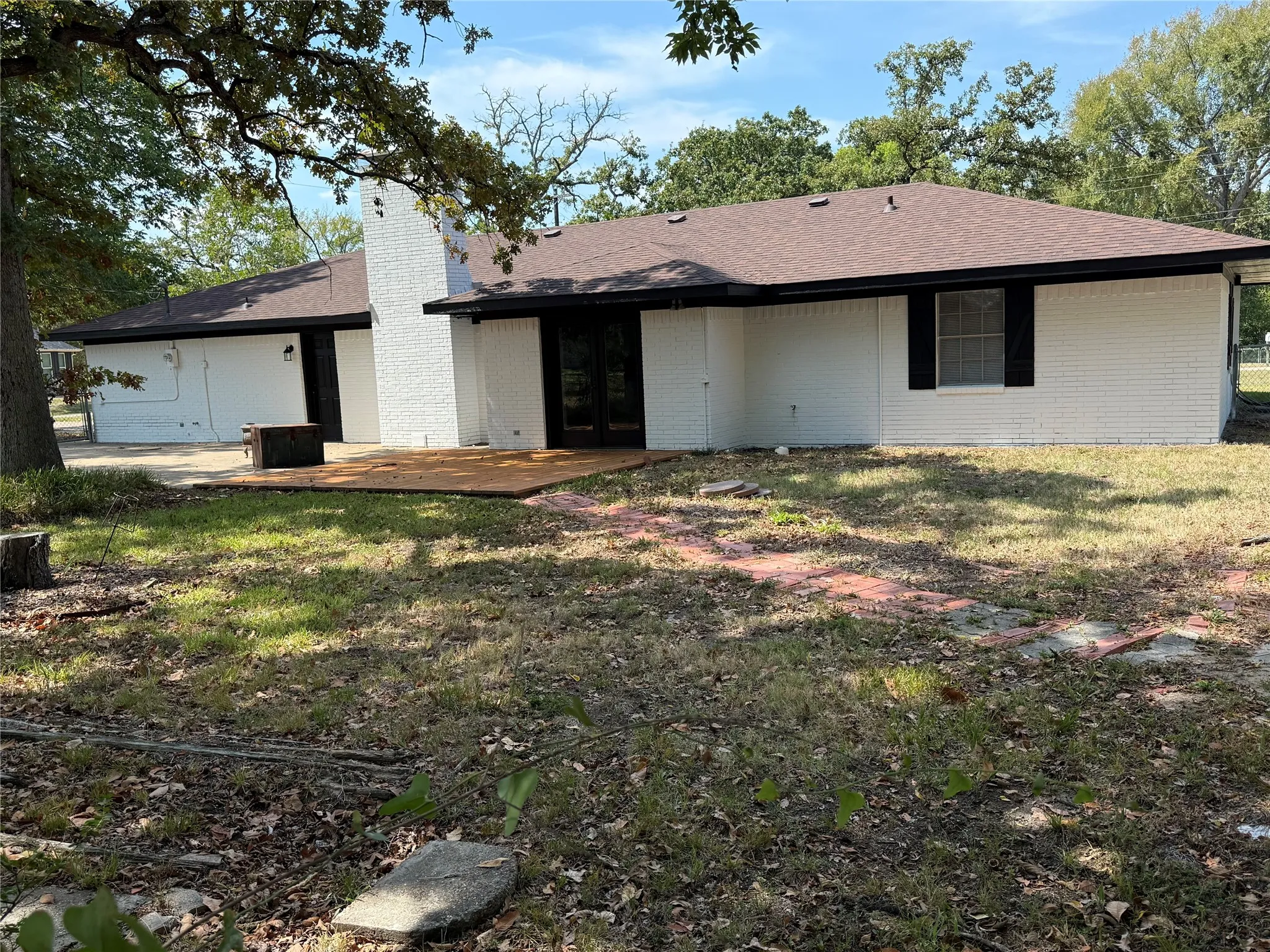 Single Family Residence For Sale in Henderson County , 1 Oakridge Circle, Star Harbor, Texas 75148, 3 Bedroom, 2 Bathroom, 2 Garage spaces, 1,488 Sqft, built in 1979, mls#21246690, Real Estate Agent in Star Harbor, Homes For Sale in Henderson county, Homes For Sale in Star Harbor, Realtor in Star Harbor Texas, Real Estate Brokerage Independent Realty Texas, Luminita Cordes Realtor