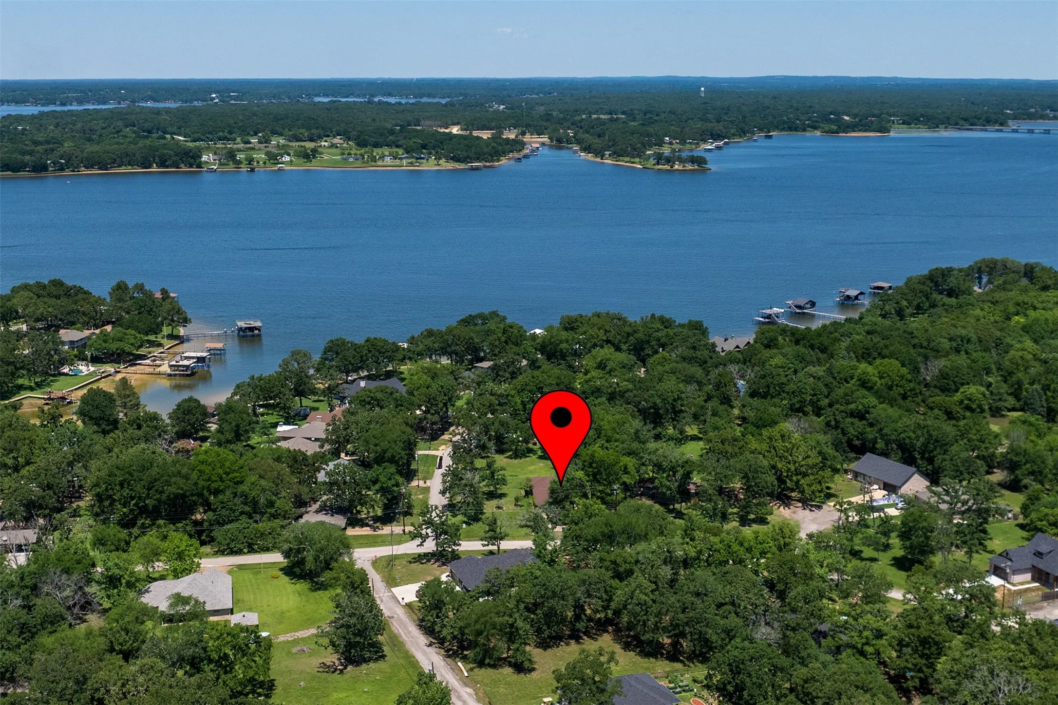 Single Family Residence For Sale in Henderson County , 1 Oakridge Circle, Star Harbor, Texas 75148, 3 Bedroom, 2 Bathroom, 2 Garage spaces, 1,488 Sqft, built in 1979, mls#21246690, Real Estate Agent in Star Harbor, Homes For Sale in Henderson county, Homes For Sale in Star Harbor, Realtor in Star Harbor Texas, Real Estate Brokerage Independent Realty Texas, Luminita Cordes Realtor