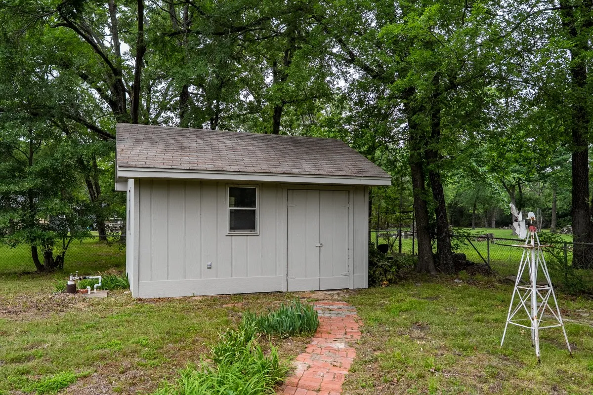 Single Family Residence For Sale in Henderson County , 1 Oakridge Circle, Star Harbor, Texas 75148, 3 Bedroom, 2 Bathroom, 2 Garage spaces, 1,488 Sqft, built in 1979, mls#21246690, Real Estate Agent in Star Harbor, Homes For Sale in Henderson county, Homes For Sale in Star Harbor, Realtor in Star Harbor Texas, Real Estate Brokerage Independent Realty Texas, Luminita Cordes Realtor