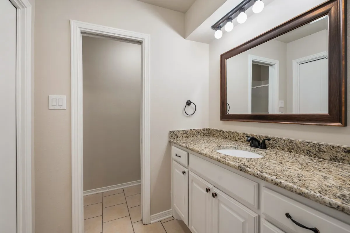 Single Family Residence For Sale in Henderson County , 1 Oakridge Circle, Star Harbor, Texas 75148, 3 Bedroom, 2 Bathroom, 2 Garage spaces, 1,488 Sqft, built in 1979, mls#21246690, Real Estate Agent in Star Harbor, Homes For Sale in Henderson county, Homes For Sale in Star Harbor, Realtor in Star Harbor Texas, Real Estate Brokerage Independent Realty Texas, Luminita Cordes Realtor