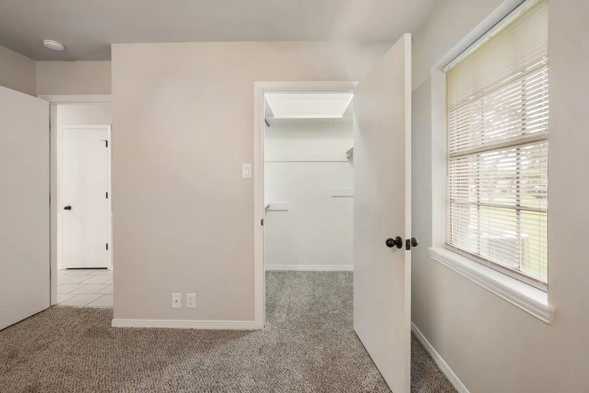 Single Family Residence For Sale in Henderson County , 1 Oakridge Circle, Star Harbor, Texas 75148, 3 Bedroom, 2 Bathroom, 2 Garage spaces, 1,488 Sqft, built in 1979, mls#21246690, Real Estate Agent in Star Harbor, Homes For Sale in Henderson county, Homes For Sale in Star Harbor, Realtor in Star Harbor Texas, Real Estate Brokerage Independent Realty Texas, Luminita Cordes Realtor