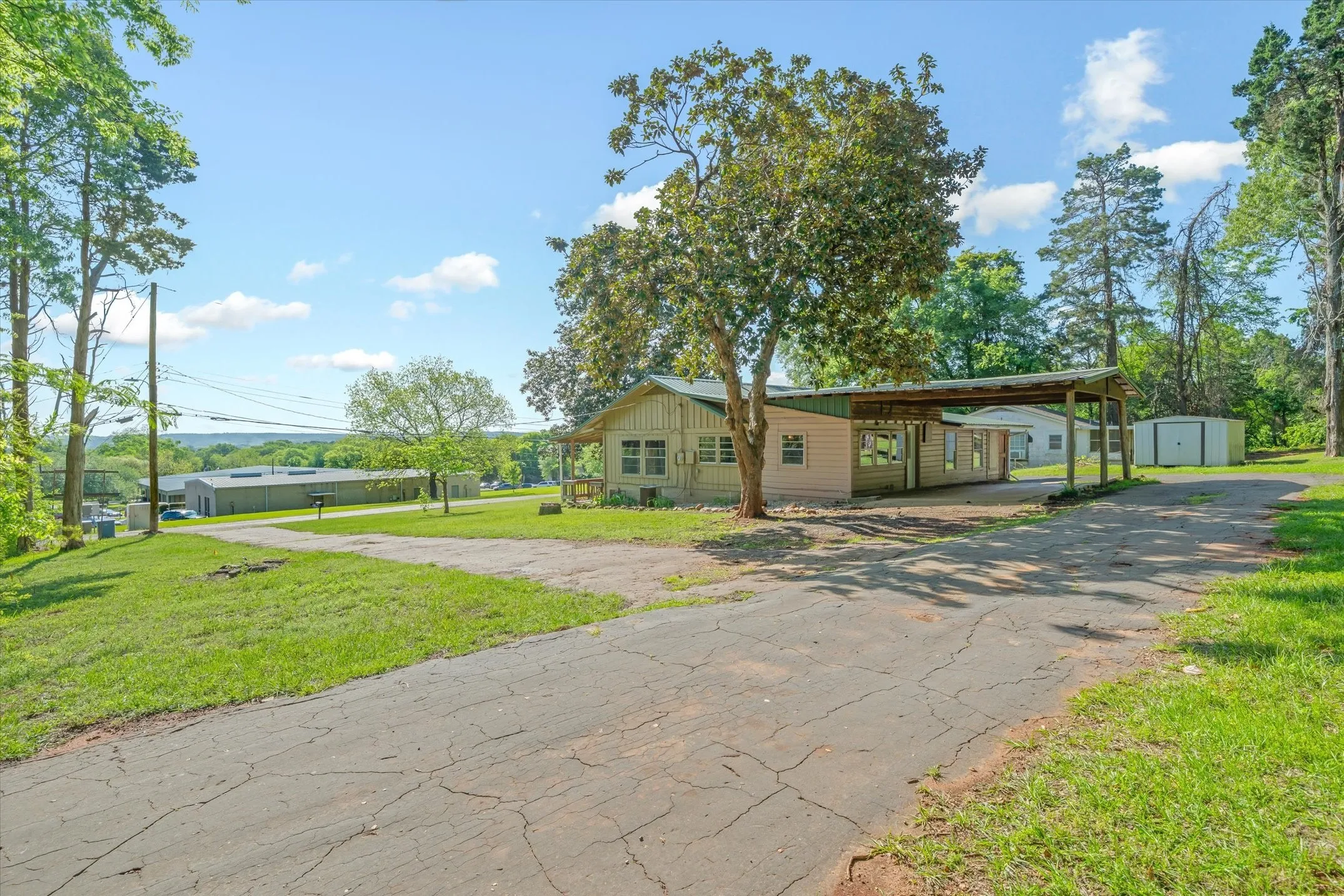 Single Family Residence For Sale in Morris County , 505 N Willis Street, Daingerfield, Texas 75638, 3 Bedrooms, 2 Bathrooms, Garage spaces, 1,308 Sqft, built in 1946, Preowned, Price $175,000, mls#21245785, Real Estate Agent in Daingerfield, Homes For Sale in Morris county, Homes For Sale in Daingerfield, Realtor in Daingerfield Texas, Real Estate Brokerage Independent Realty Texas, Luminita Cordes Realtor