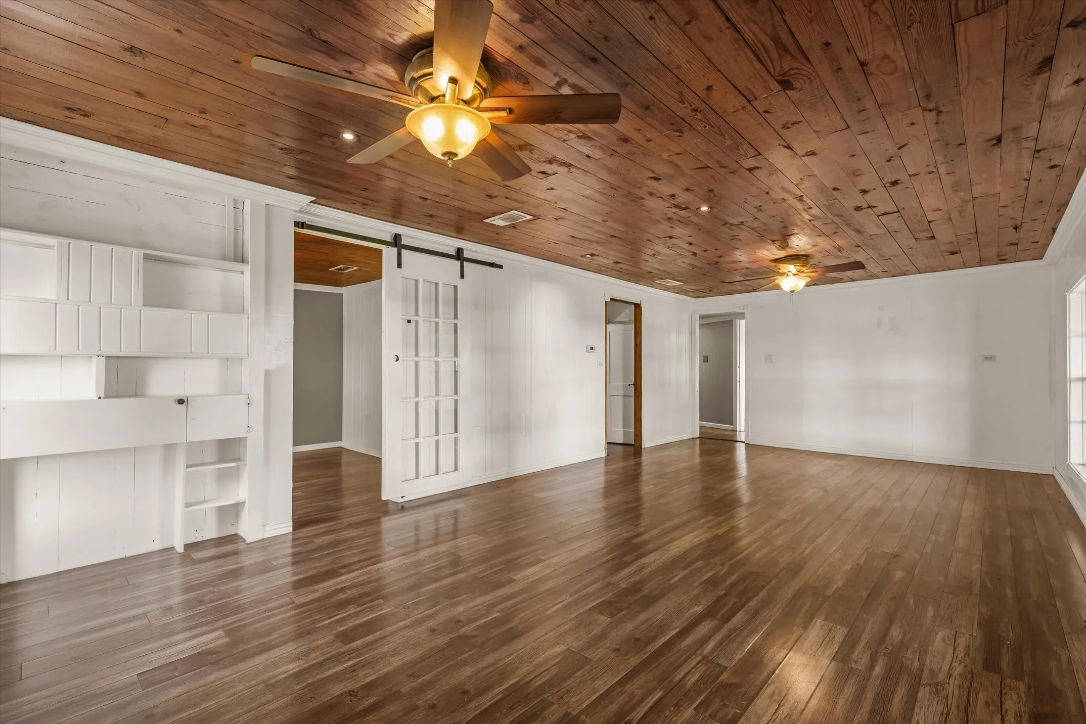 Single Family Residence For Sale in Morris County , 505 N Willis Street, Daingerfield, Texas 75638, 3 Bedrooms, 2 Bathrooms, Garage spaces, 1,308 Sqft, built in 1946, Preowned, Price $175,000, mls#21245785, Real Estate Agent in Daingerfield, Homes For Sale in Morris county, Homes For Sale in Daingerfield, Realtor in Daingerfield Texas, Real Estate Brokerage Independent Realty Texas, Luminita Cordes Realtor
