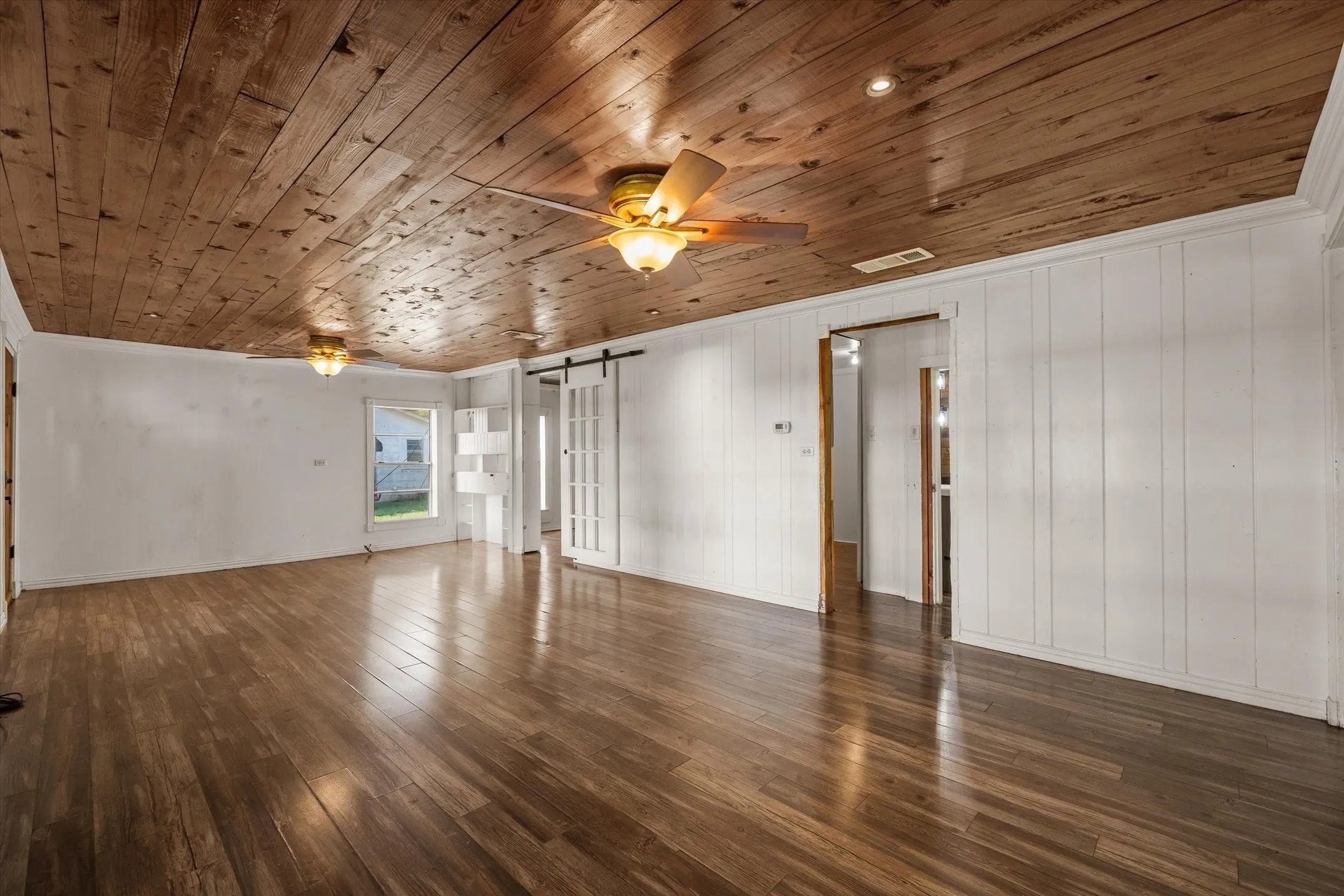 Single Family Residence For Sale in Morris County , 505 N Willis Street, Daingerfield, Texas 75638, 3 Bedrooms, 2 Bathrooms, Garage spaces, 1,308 Sqft, built in 1946, Preowned, Price $175,000, mls#21245785, Real Estate Agent in Daingerfield, Homes For Sale in Morris county, Homes For Sale in Daingerfield, Realtor in Daingerfield Texas, Real Estate Brokerage Independent Realty Texas, Luminita Cordes Realtor
