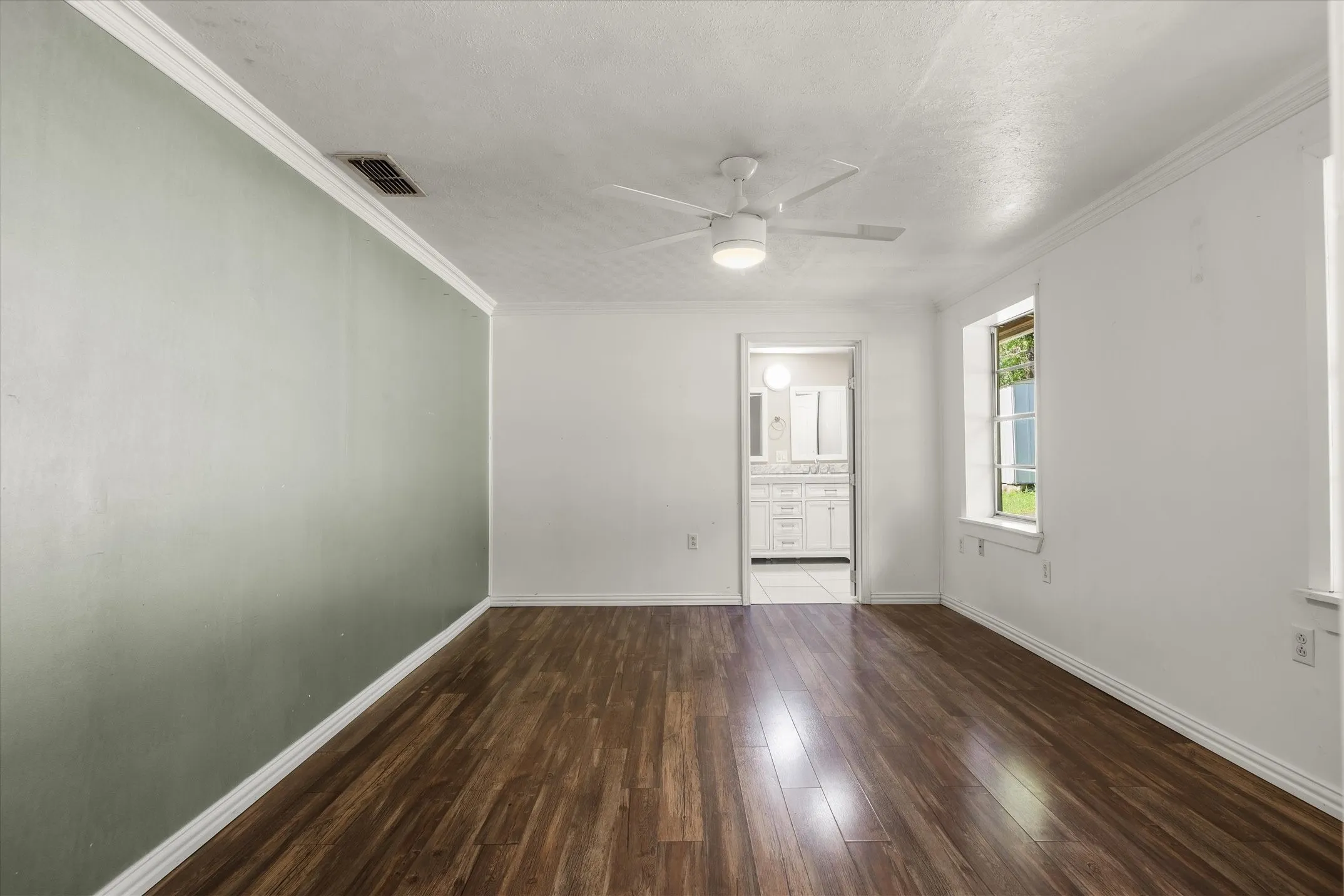 Single Family Residence For Sale in Morris County , 505 N Willis Street, Daingerfield, Texas 75638, 3 Bedrooms, 2 Bathrooms, Garage spaces, 1,308 Sqft, built in 1946, Preowned, Price $175,000, mls#21245785, Real Estate Agent in Daingerfield, Homes For Sale in Morris county, Homes For Sale in Daingerfield, Realtor in Daingerfield Texas, Real Estate Brokerage Independent Realty Texas, Luminita Cordes Realtor