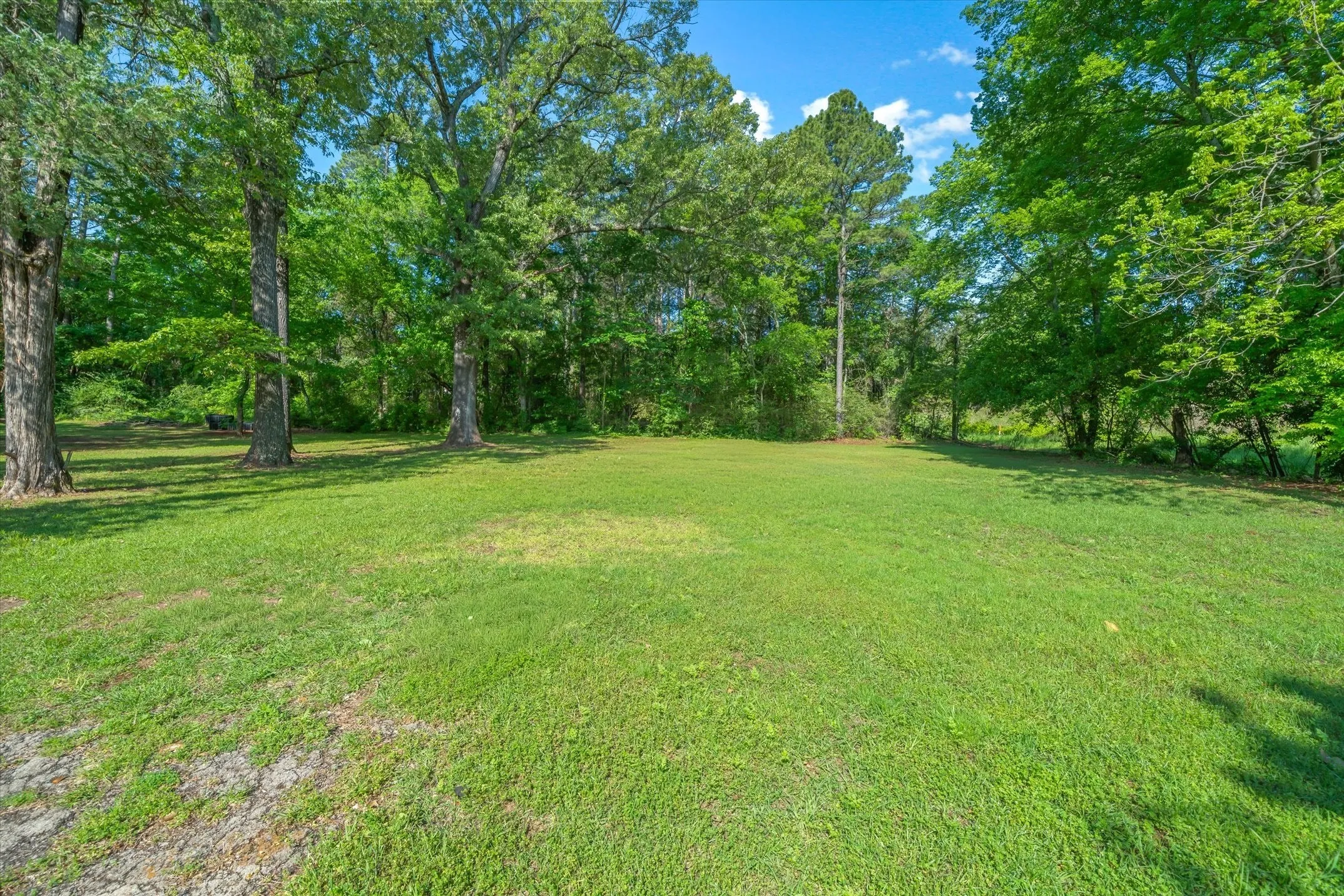 Single Family Residence For Sale in Morris County , 505 N Willis Street, Daingerfield, Texas 75638, 3 Bedrooms, 2 Bathrooms, Garage spaces, 1,308 Sqft, built in 1946, Preowned, Price $175,000, mls#21245785, Real Estate Agent in Daingerfield, Homes For Sale in Morris county, Homes For Sale in Daingerfield, Realtor in Daingerfield Texas, Real Estate Brokerage Independent Realty Texas, Luminita Cordes Realtor