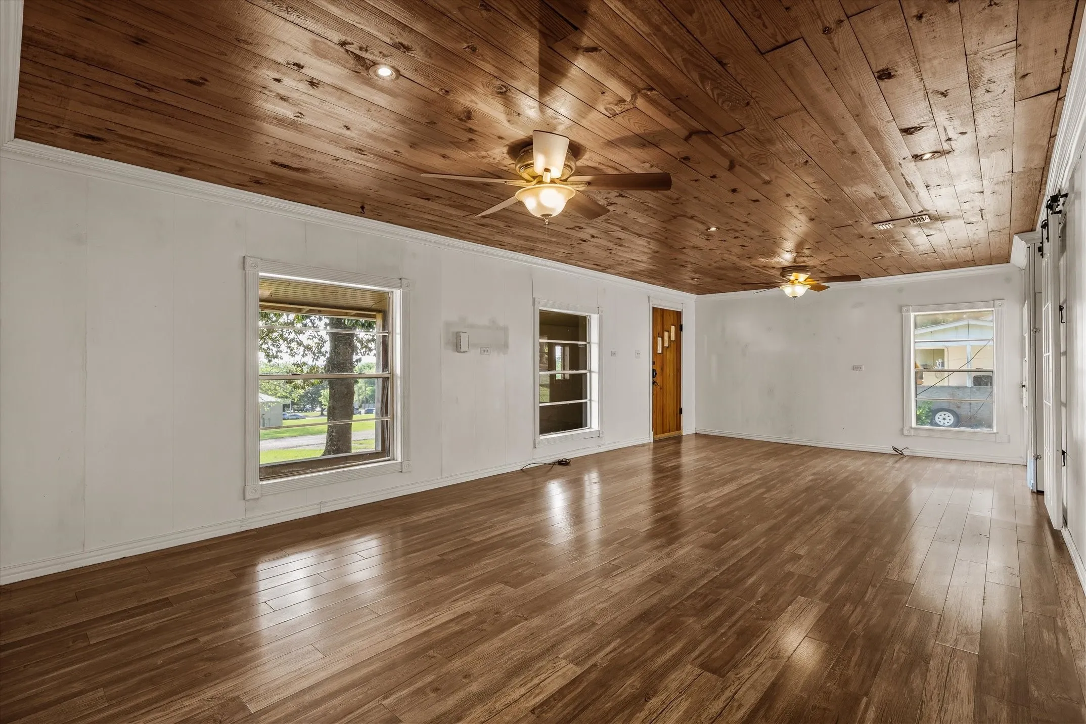 Single Family Residence For Sale in Morris County , 505 N Willis Street, Daingerfield, Texas 75638, 3 Bedrooms, 2 Bathrooms, Garage spaces, 1,308 Sqft, built in 1946, Preowned, Price $175,000, mls#21245785, Real Estate Agent in Daingerfield, Homes For Sale in Morris county, Homes For Sale in Daingerfield, Realtor in Daingerfield Texas, Real Estate Brokerage Independent Realty Texas, Luminita Cordes Realtor