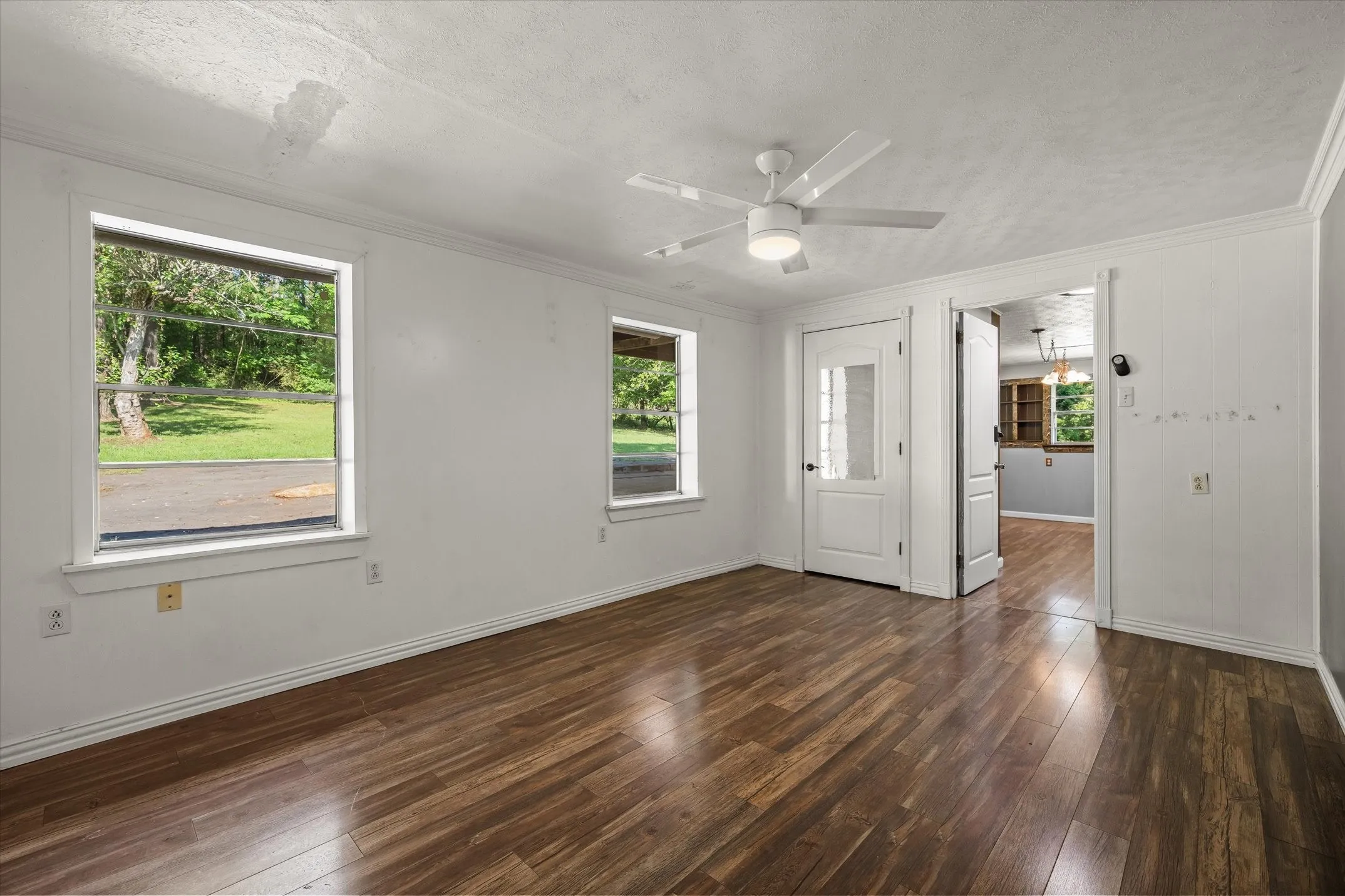 Single Family Residence For Sale in Morris County , 505 N Willis Street, Daingerfield, Texas 75638, 3 Bedrooms, 2 Bathrooms, Garage spaces, 1,308 Sqft, built in 1946, Preowned, Price $175,000, mls#21245785, Real Estate Agent in Daingerfield, Homes For Sale in Morris county, Homes For Sale in Daingerfield, Realtor in Daingerfield Texas, Real Estate Brokerage Independent Realty Texas, Luminita Cordes Realtor