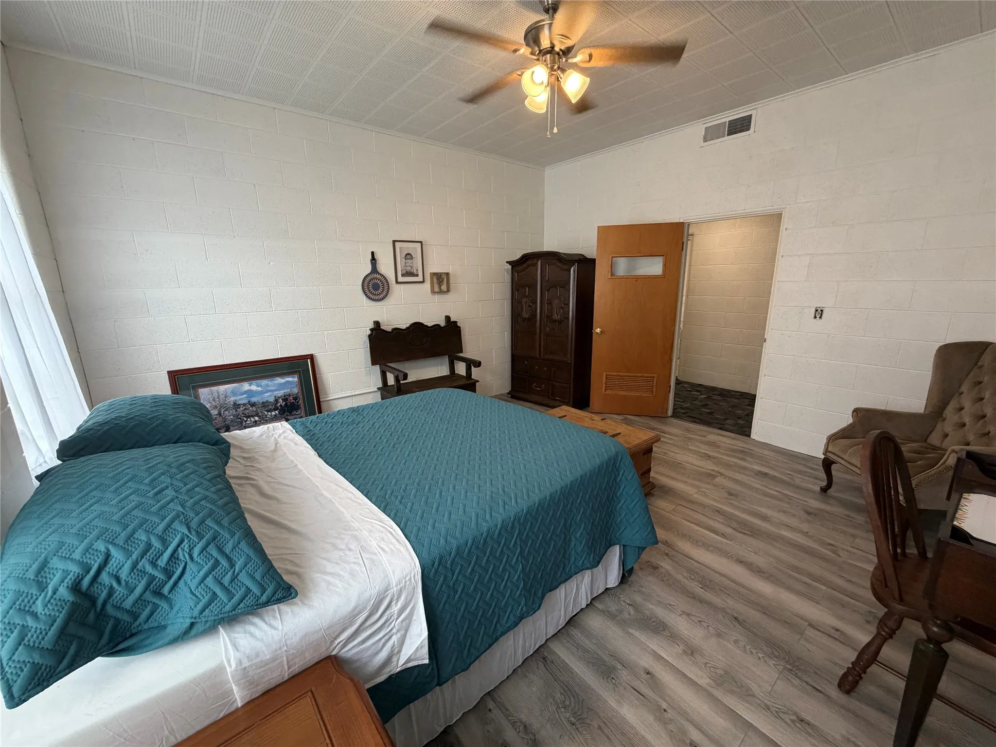 Office For Sale in Morris County , 204 Senter Avenue, Omaha, Texas 75571, 0, 0, Garage spaces, 0 Sqft, built in 1923, Preowned, Price $329,000, mls#21253587, Real Estate Agent in Omaha, Homes For Sale in Morris county, Homes For Sale in Omaha, Realtor in Omaha Texas, Real Estate Brokerage Independent Realty Texas, Luminita Cordes Realtor