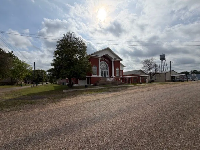 Office For Sale in Morris County , 204 Senter Avenue, Omaha, Texas 75571, 0, 0, Garage spaces, 0 Sqft, built in 1923, Preowned, Price $329,000, mls#21253587, Real Estate Agent in Omaha, Homes For Sale in Morris county, Homes For Sale in Omaha, Realtor in Omaha Texas, Real Estate Brokerage Independent Realty Texas, Luminita Cordes Realtor
