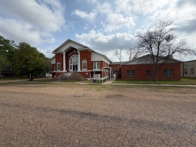 Office For Sale in Morris County , 204 Senter Avenue, Omaha, Texas 75571, 0, 0, Garage spaces, 0 Sqft, built in 1923, Preowned, Price $329,000, mls#21253587, Real Estate Agent in Omaha, Homes For Sale in Morris county, Homes For Sale in Omaha, Realtor in Omaha Texas, Real Estate Brokerage Independent Realty Texas, Luminita Cordes Realtor