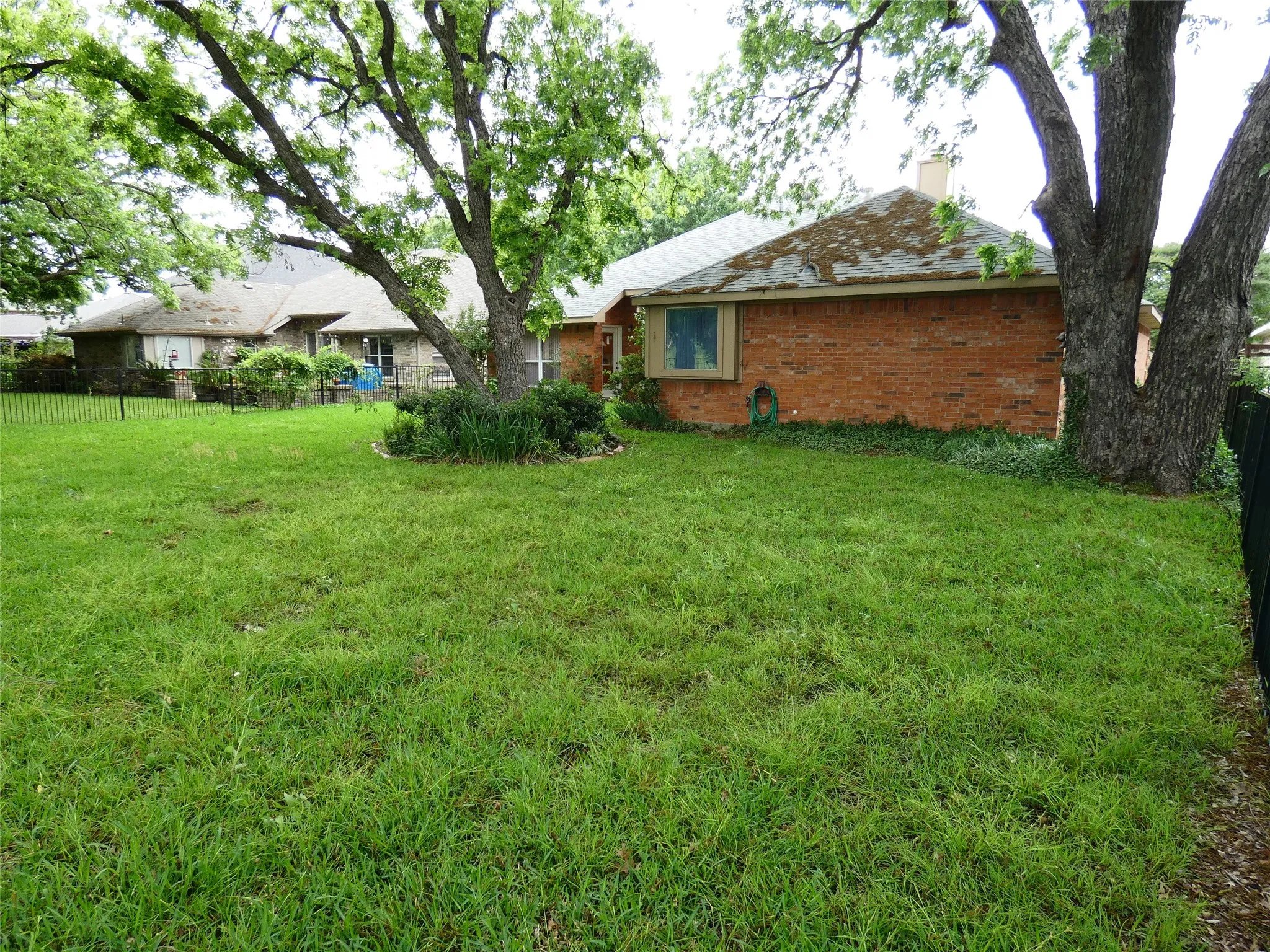 Single Family Residence For Sale in Dallas County , 506 Baltusrol Circle, Garland, Texas 75044, 4 Bedroom, 2 Bathroom, 2 Garage spaces, 2,439 Sqft, built in 1996, Preowned, mls#21253430, Real Estate Agent in Garland, Homes For Sale in Dallas county, Homes For Sale in Garland, Realtor in Garland Texas, Real Estate Brokerage Independent Realty Texas, Luminita Cordes Realtor