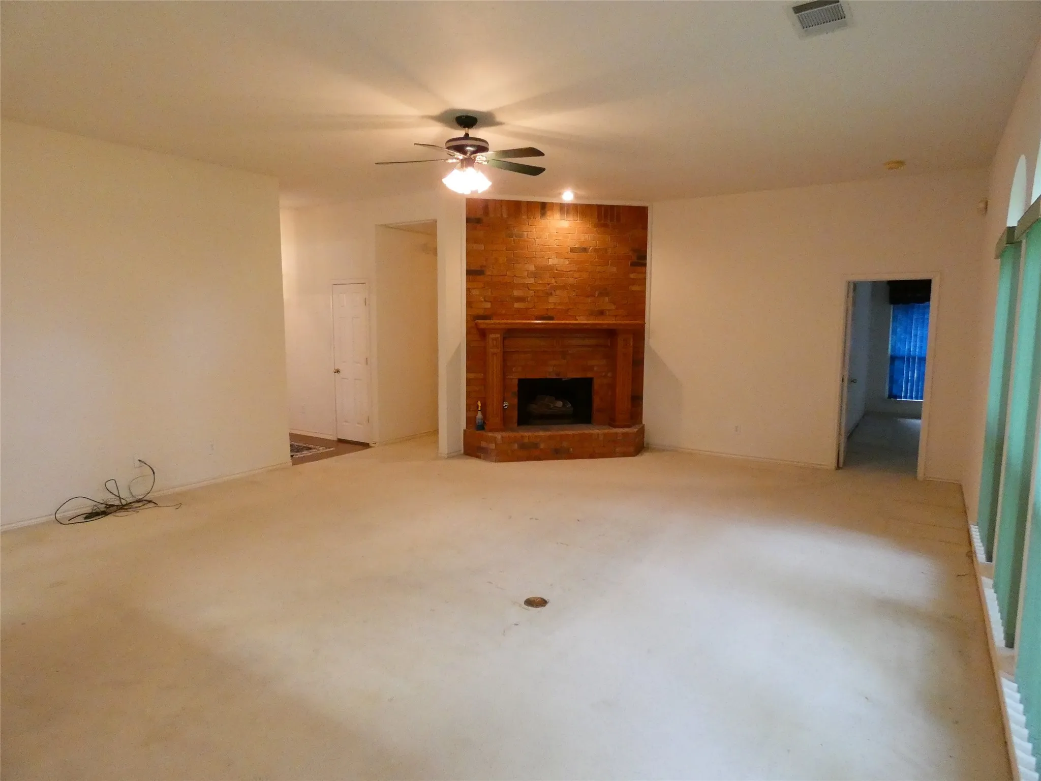 Single Family Residence For Sale in Dallas County , 506 Baltusrol Circle, Garland, Texas 75044, 4 Bedroom, 2 Bathroom, 2 Garage spaces, 2,439 Sqft, built in 1996, Preowned, mls#21253430, Real Estate Agent in Garland, Homes For Sale in Dallas county, Homes For Sale in Garland, Realtor in Garland Texas, Real Estate Brokerage Independent Realty Texas, Luminita Cordes Realtor
