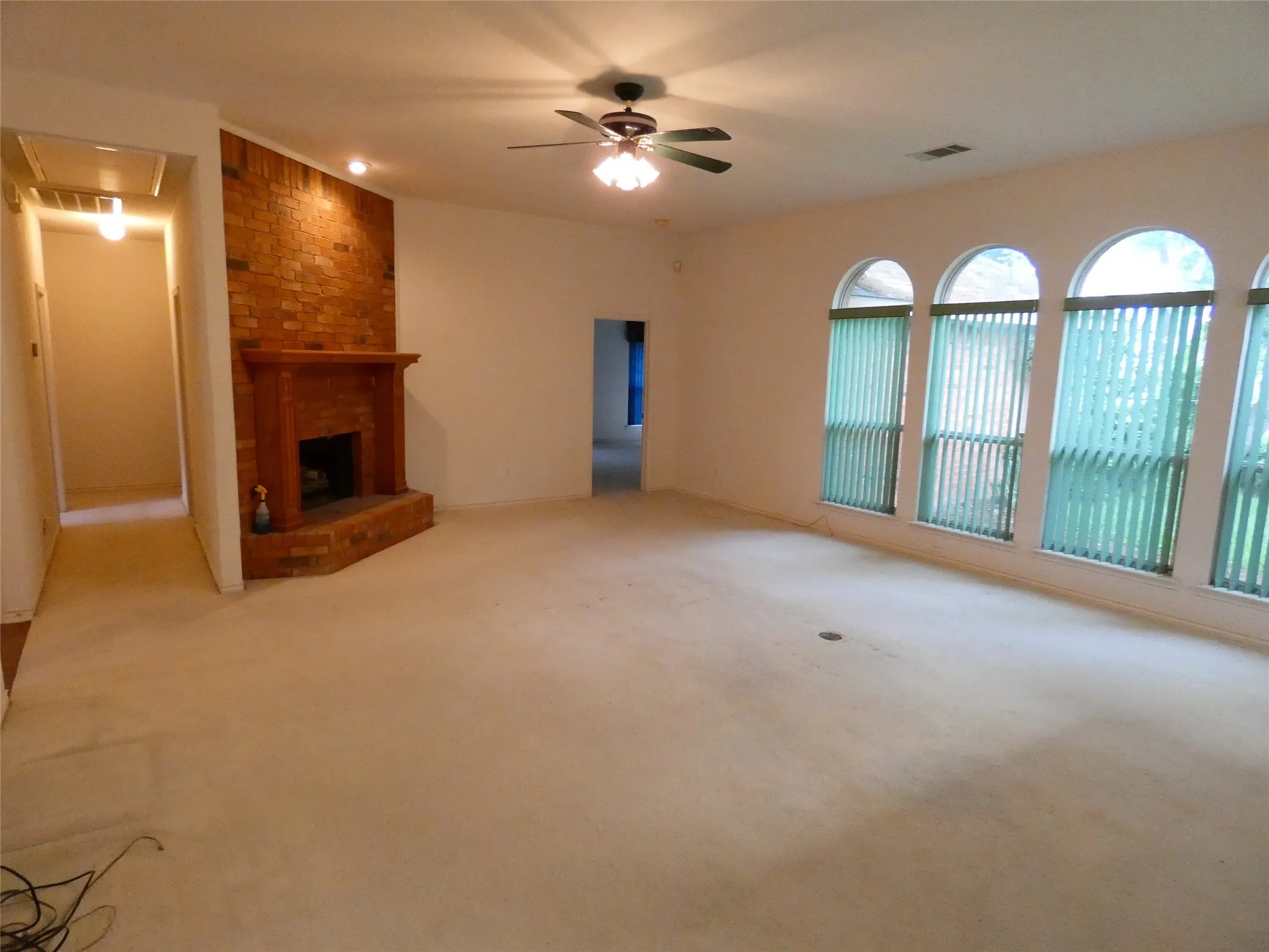 Single Family Residence For Sale in Dallas County , 506 Baltusrol Circle, Garland, Texas 75044, 4 Bedroom, 2 Bathroom, 2 Garage spaces, 2,439 Sqft, built in 1996, Preowned, mls#21253430, Real Estate Agent in Garland, Homes For Sale in Dallas county, Homes For Sale in Garland, Realtor in Garland Texas, Real Estate Brokerage Independent Realty Texas, Luminita Cordes Realtor