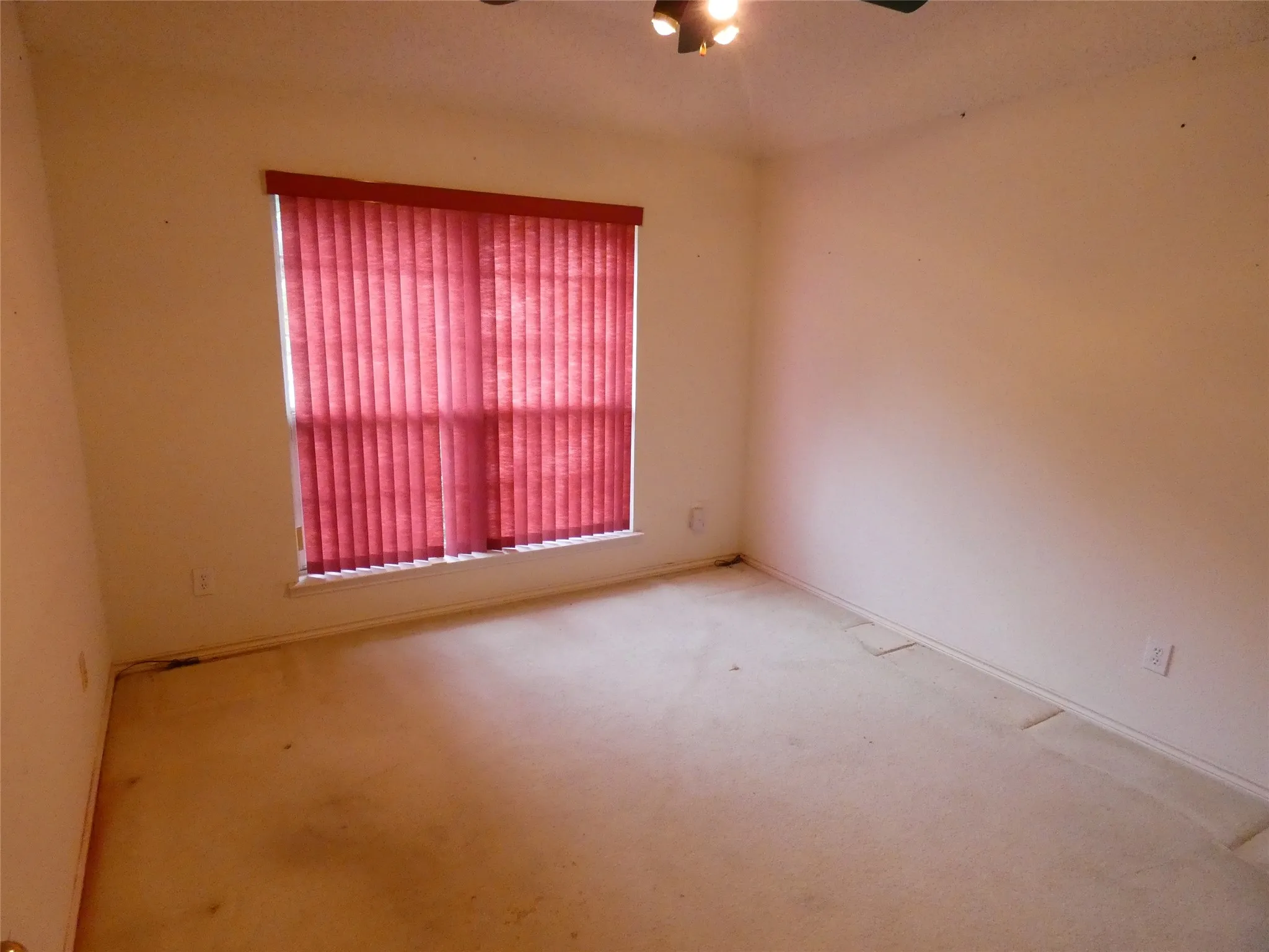 Single Family Residence For Sale in Dallas County , 506 Baltusrol Circle, Garland, Texas 75044, 4 Bedroom, 2 Bathroom, 2 Garage spaces, 2,439 Sqft, built in 1996, Preowned, mls#21253430, Real Estate Agent in Garland, Homes For Sale in Dallas county, Homes For Sale in Garland, Realtor in Garland Texas, Real Estate Brokerage Independent Realty Texas, Luminita Cordes Realtor