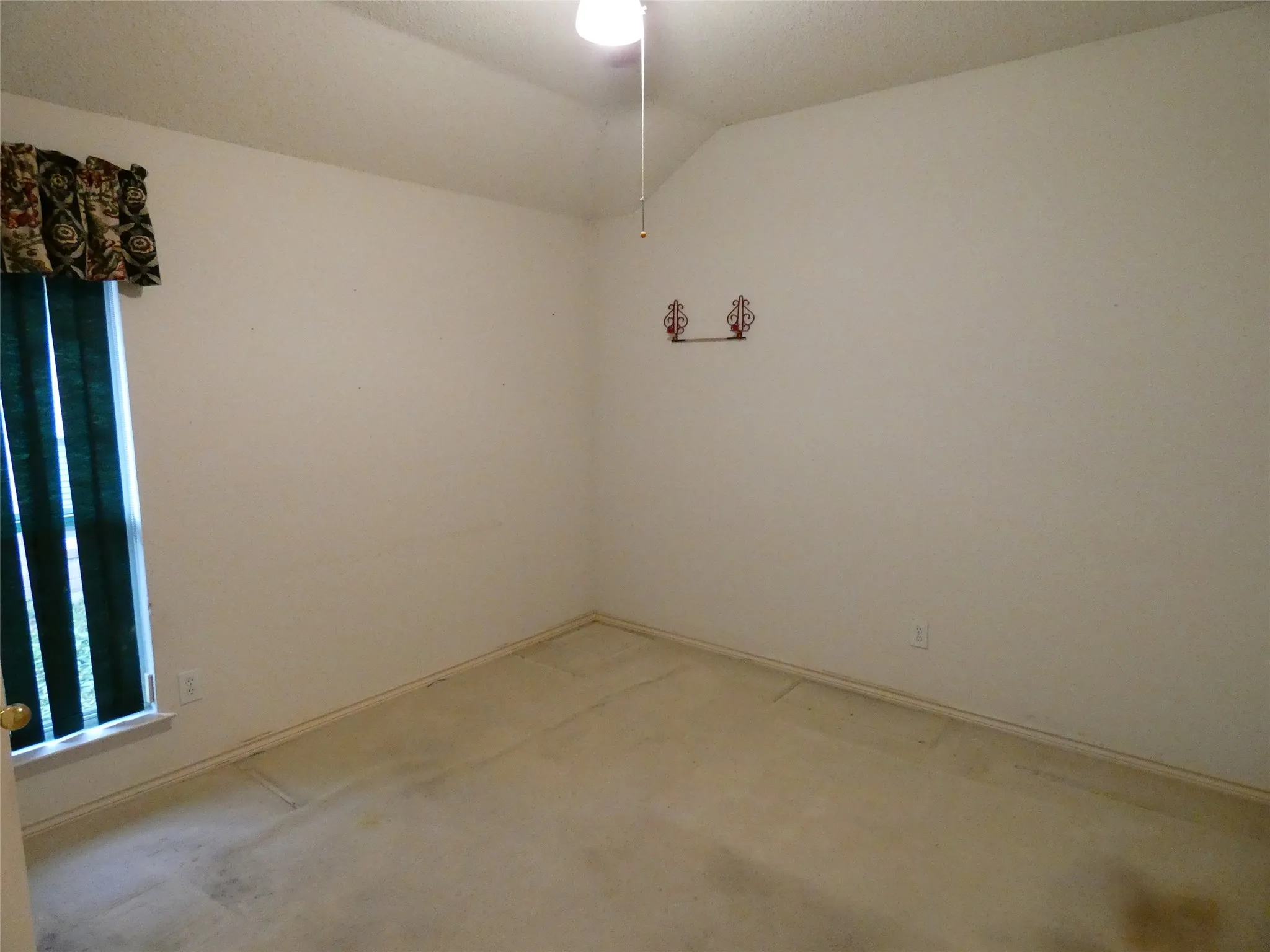 Single Family Residence For Sale in Dallas County , 506 Baltusrol Circle, Garland, Texas 75044, 4 Bedroom, 2 Bathroom, 2 Garage spaces, 2,439 Sqft, built in 1996, Preowned, mls#21253430, Real Estate Agent in Garland, Homes For Sale in Dallas county, Homes For Sale in Garland, Realtor in Garland Texas, Real Estate Brokerage Independent Realty Texas, Luminita Cordes Realtor