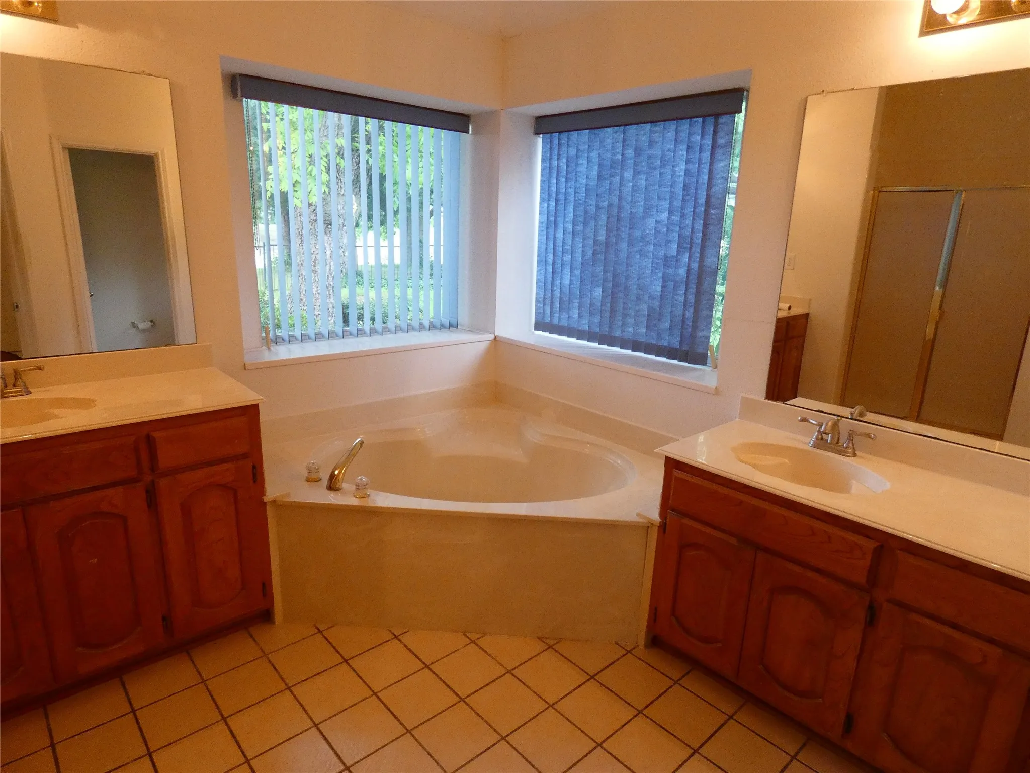 Single Family Residence For Sale in Dallas County , 506 Baltusrol Circle, Garland, Texas 75044, 4 Bedroom, 2 Bathroom, 2 Garage spaces, 2,439 Sqft, built in 1996, Preowned, mls#21253430, Real Estate Agent in Garland, Homes For Sale in Dallas county, Homes For Sale in Garland, Realtor in Garland Texas, Real Estate Brokerage Independent Realty Texas, Luminita Cordes Realtor