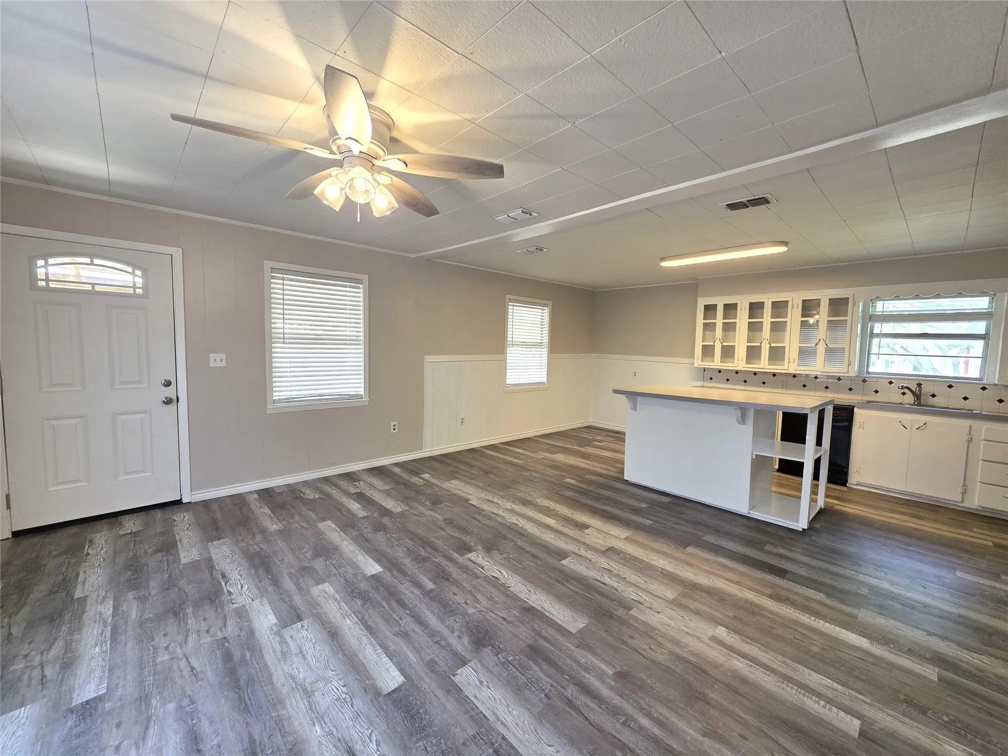 Single Family Residence For Sale in Brown County , 8082 County Road 604, Lake Brownwood, Texas 76801, 3 Bedroom, 2 Bathroom, Garage spaces, 1,152 Sqft, built in 0, mls#21252548, Real Estate Agent in Lake Brownwood, Homes For Sale in Brown county, Homes For Sale in Lake Brownwood, Realtor in Lake Brownwood Texas, Real Estate Brokerage Independent Realty Texas, Luminita Cordes Realtor