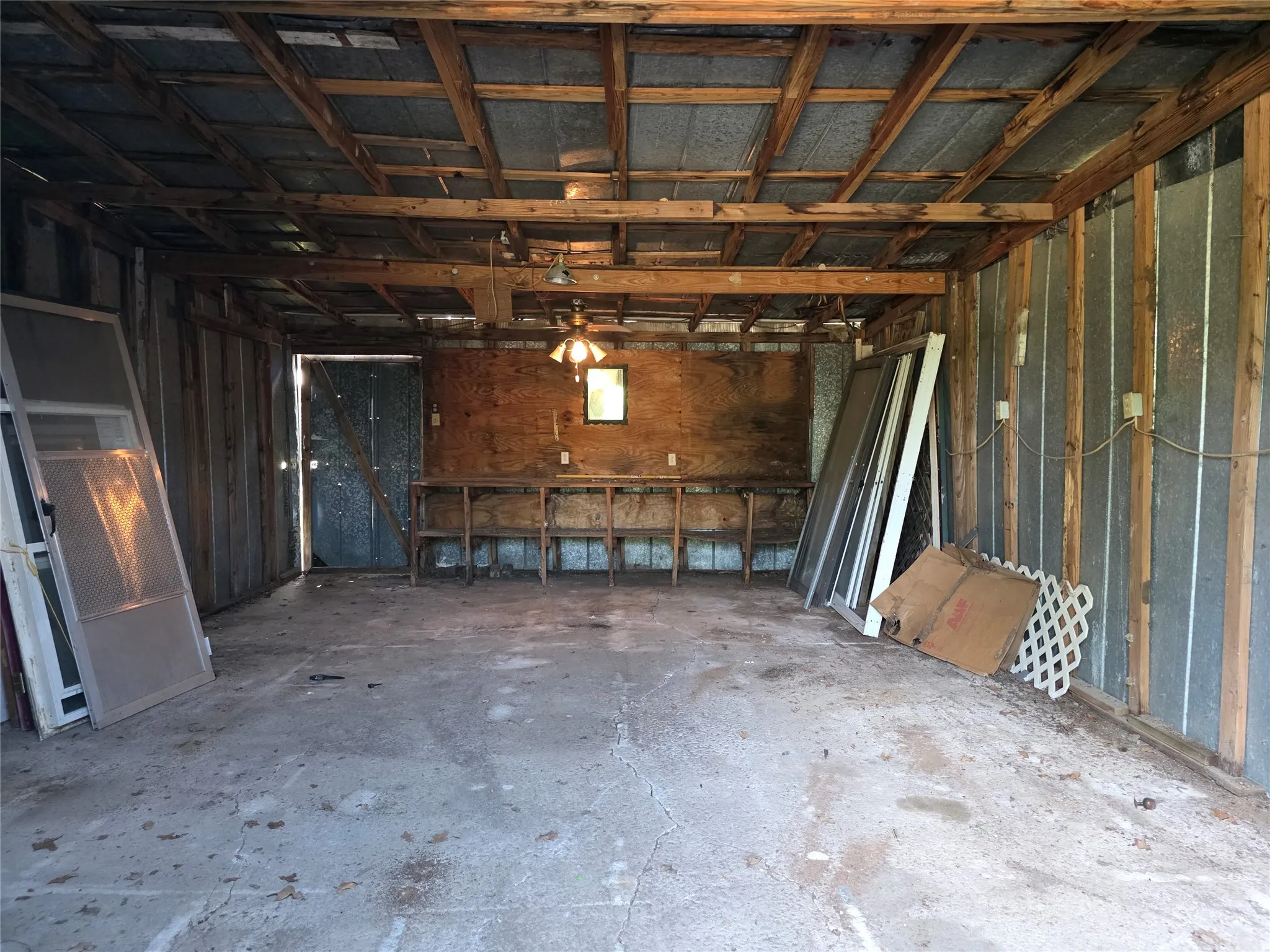 Single Family Residence For Sale in Brown County , 8082 County Road 604, Lake Brownwood, Texas 76801, 3 Bedroom, 2 Bathroom, Garage spaces, 1,152 Sqft, built in 0, mls#21252548, Real Estate Agent in Lake Brownwood, Homes For Sale in Brown county, Homes For Sale in Lake Brownwood, Realtor in Lake Brownwood Texas, Real Estate Brokerage Independent Realty Texas, Luminita Cordes Realtor