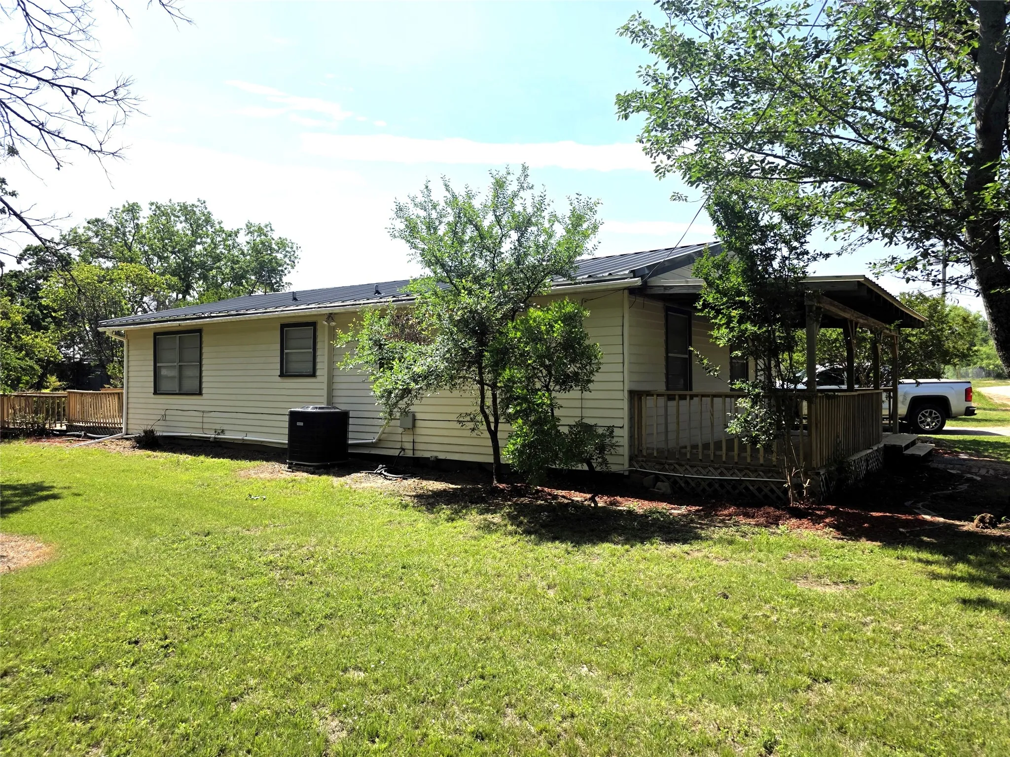 Single Family Residence For Sale in Brown County , 8082 County Road 604, Lake Brownwood, Texas 76801, 3 Bedroom, 2 Bathroom, Garage spaces, 1,152 Sqft, built in 0, mls#21252548, Real Estate Agent in Lake Brownwood, Homes For Sale in Brown county, Homes For Sale in Lake Brownwood, Realtor in Lake Brownwood Texas, Real Estate Brokerage Independent Realty Texas, Luminita Cordes Realtor